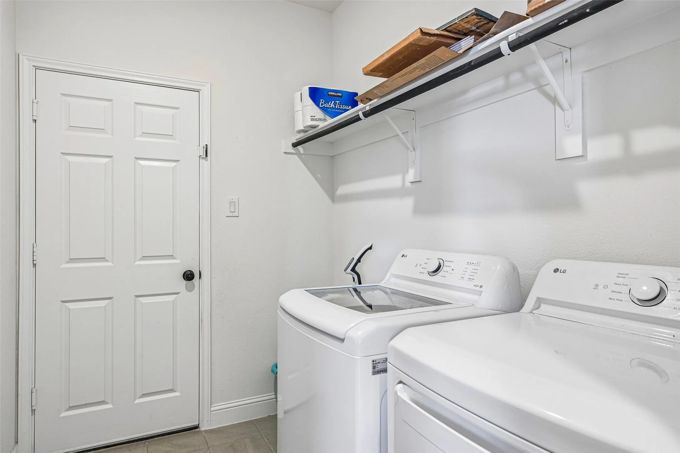 Single Family Residence For Rent in Dallas County , 721 Saint Lawrence Drive, Seagoville, Texas 75159, 3 Bedroom, 3 Bathroom, 2 Garage spaces, 2,752 Sqft, built in 2025, mls#21401917, Real Estate Agent in Seagoville, Homes For Rent in Dallas county, Homes For Rent in Seagoville, Realtor in Seagoville Texas, Real Estate Brokerage Independent Realty Texas, Luminita Cordes Realtor