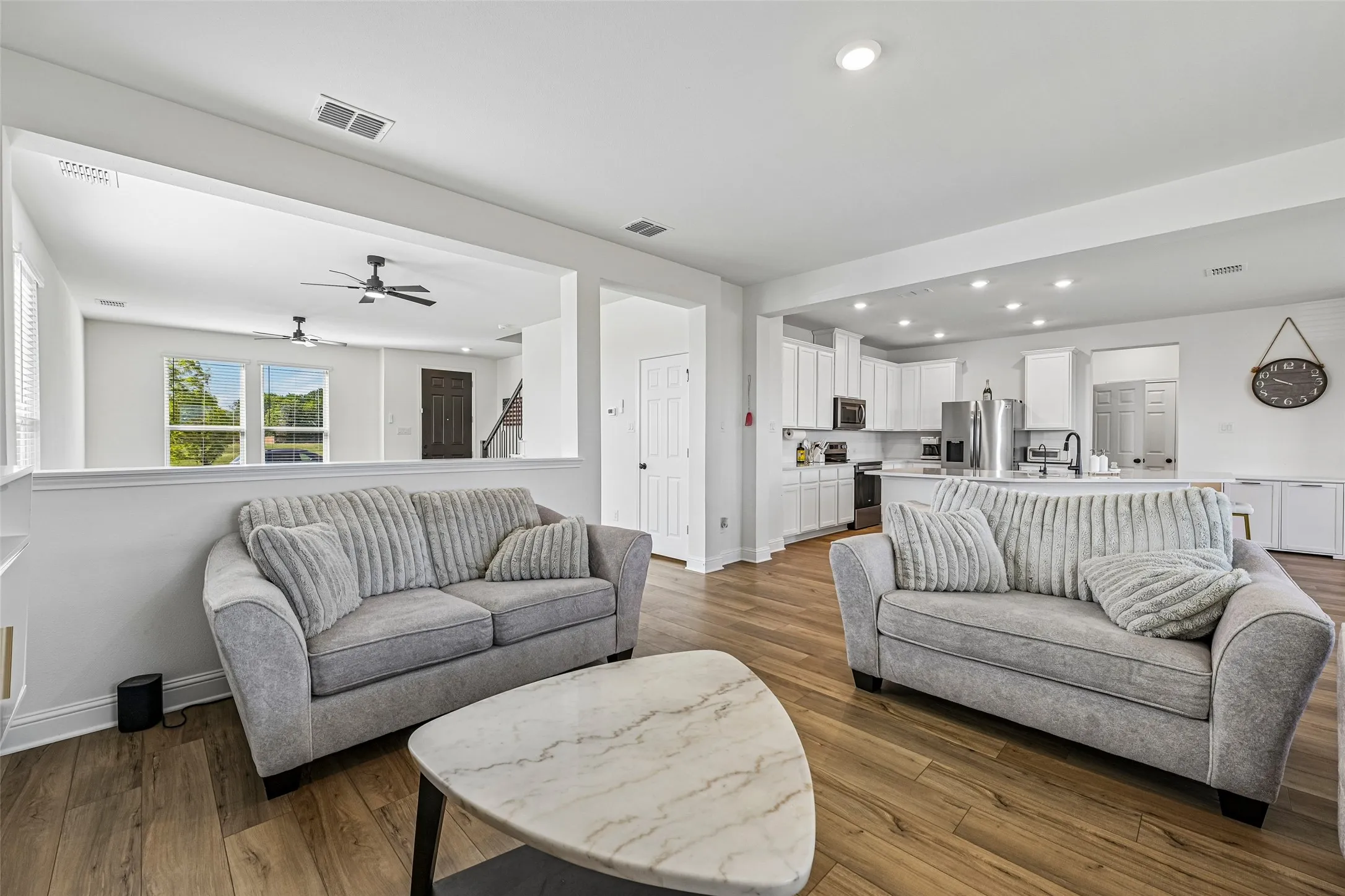 Single Family Residence For Rent in Dallas County , 721 Saint Lawrence Drive, Seagoville, Texas 75159, 3 Bedroom, 3 Bathroom, 2 Garage spaces, 2,752 Sqft, built in 2025, mls#21401917, Real Estate Agent in Seagoville, Homes For Rent in Dallas county, Homes For Rent in Seagoville, Realtor in Seagoville Texas, Real Estate Brokerage Independent Realty Texas, Luminita Cordes Realtor