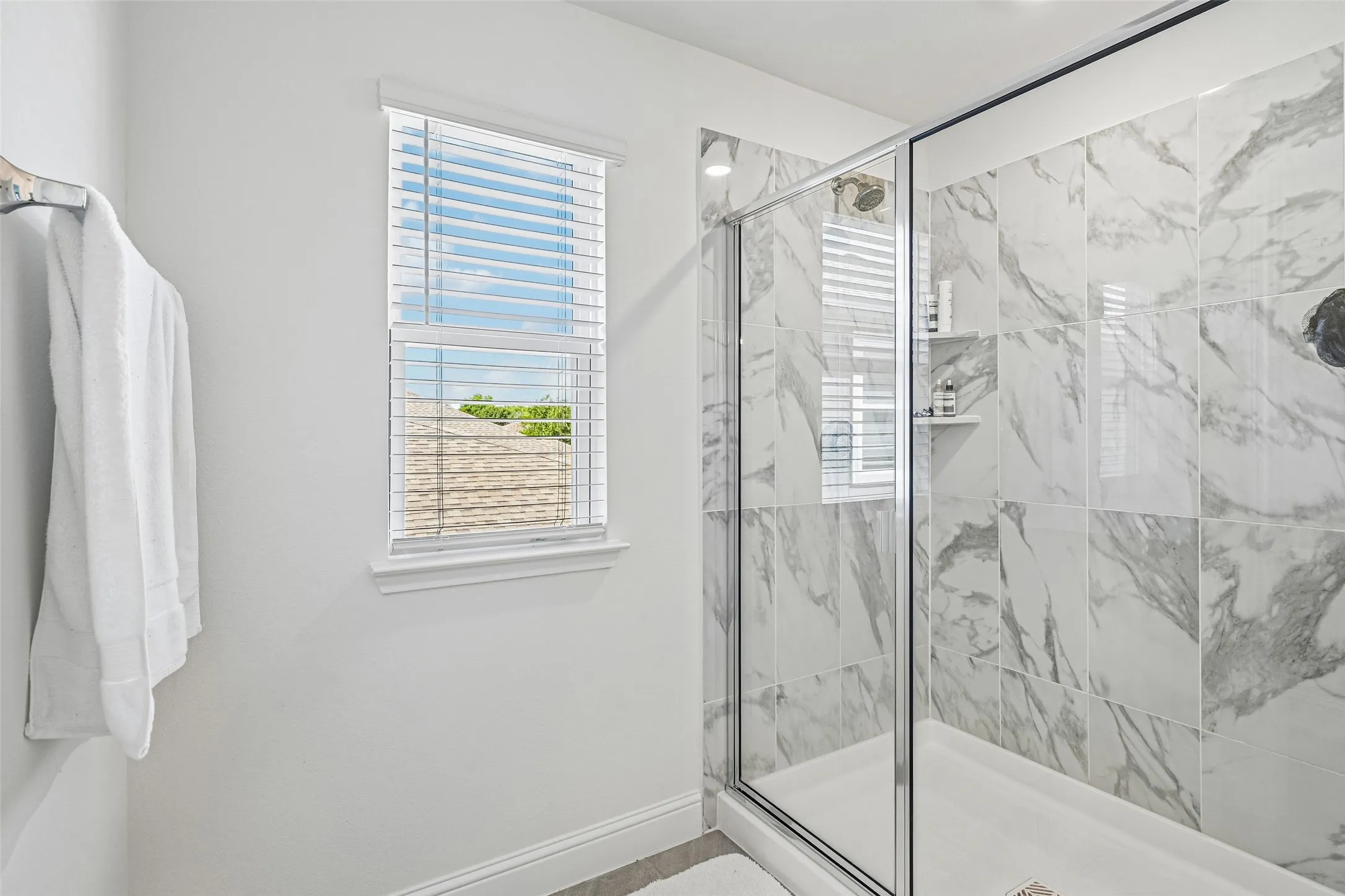 Single Family Residence For Rent in Dallas County , 721 Saint Lawrence Drive, Seagoville, Texas 75159, 3 Bedroom, 3 Bathroom, 2 Garage spaces, 2,752 Sqft, built in 2025, mls#21401917, Real Estate Agent in Seagoville, Homes For Rent in Dallas county, Homes For Rent in Seagoville, Realtor in Seagoville Texas, Real Estate Brokerage Independent Realty Texas, Luminita Cordes Realtor