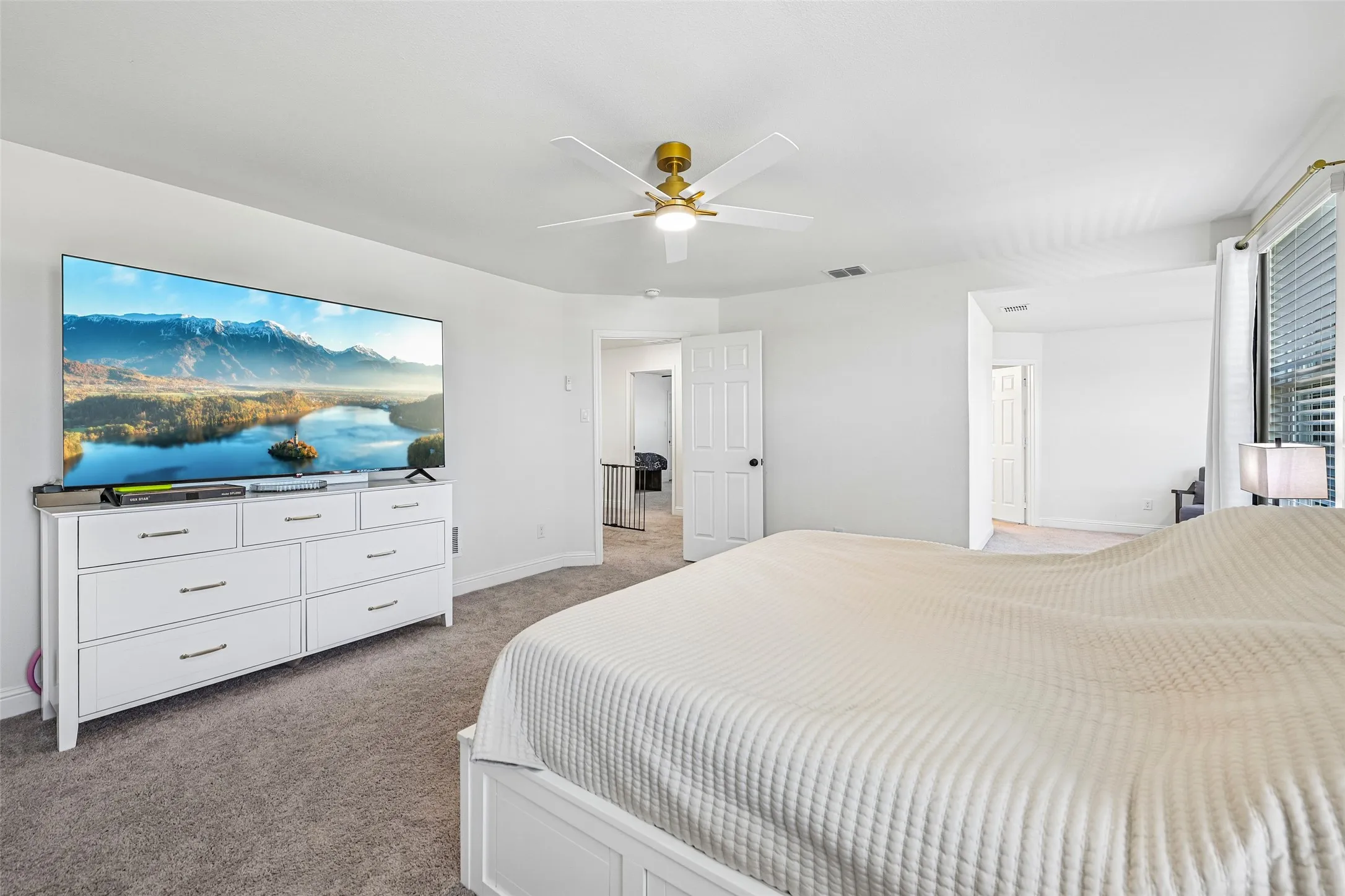 Single Family Residence For Rent in Dallas County , 721 Saint Lawrence Drive, Seagoville, Texas 75159, 3 Bedroom, 3 Bathroom, 2 Garage spaces, 2,752 Sqft, built in 2025, mls#21401917, Real Estate Agent in Seagoville, Homes For Rent in Dallas county, Homes For Rent in Seagoville, Realtor in Seagoville Texas, Real Estate Brokerage Independent Realty Texas, Luminita Cordes Realtor