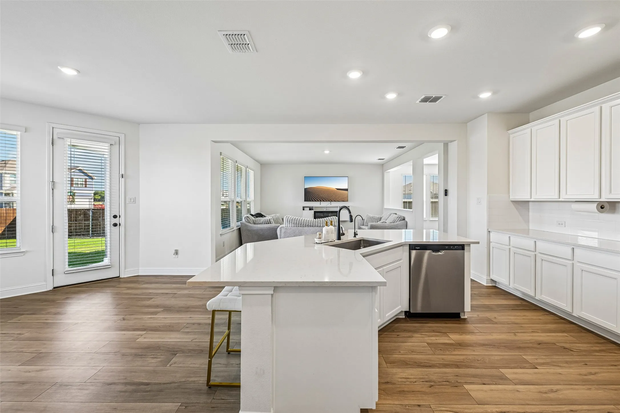 Single Family Residence For Rent in Dallas County , 721 Saint Lawrence Drive, Seagoville, Texas 75159, 3 Bedroom, 3 Bathroom, 2 Garage spaces, 2,752 Sqft, built in 2025, mls#21401917, Real Estate Agent in Seagoville, Homes For Rent in Dallas county, Homes For Rent in Seagoville, Realtor in Seagoville Texas, Real Estate Brokerage Independent Realty Texas, Luminita Cordes Realtor