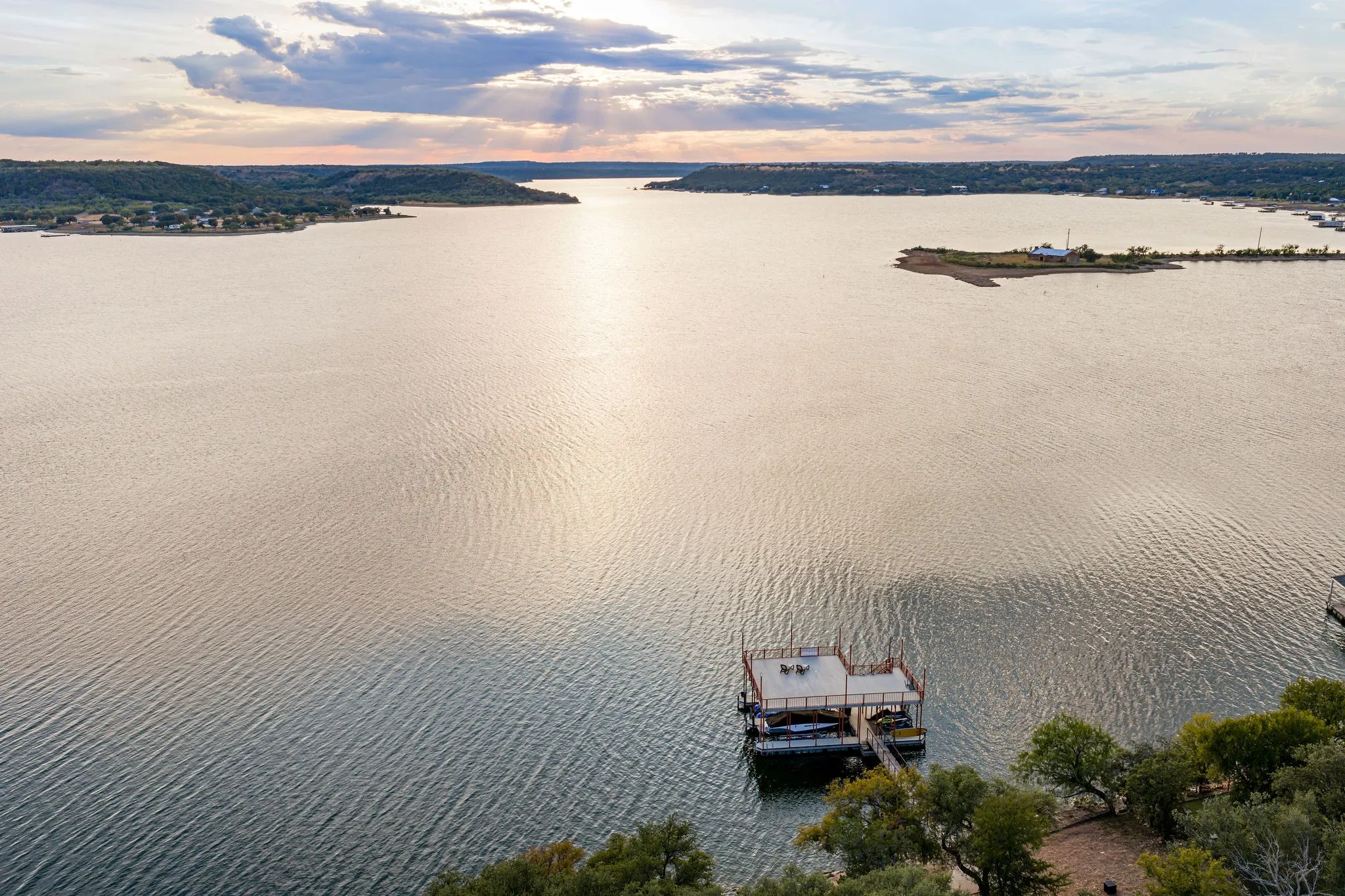 Single Family Residence For Sale in Palo Pinto County , 4877 Pike Road, Graham, Texas 76450, 6 Bedroom, 4 Bathroom, 2 Garage spaces, 3,825 Sqft, built in 1998, mls#21400958, Real Estate Agent in Graham, Homes For Sale in Palo Pinto county, Homes For Sale in Graham, Realtor in Graham Texas, Real Estate Brokerage Independent Realty Texas, Luminita Cordes Realtor