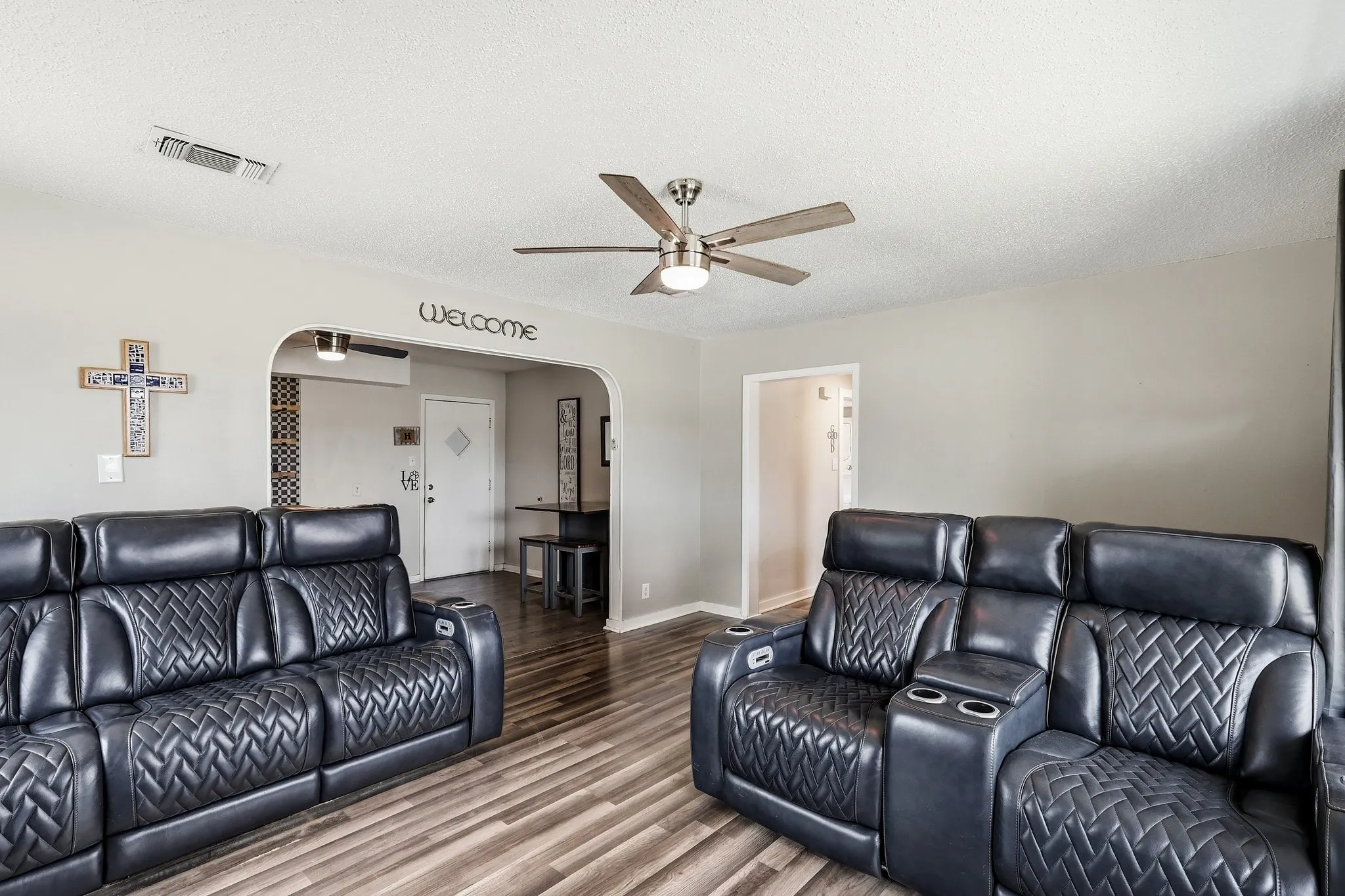 Single Family Residence For Sale in Wise County , 1512 Cobb Street, Bridgeport, Texas 76426, 3 Bedroom, 2 Bathroom, Garage spaces, 1,231 Sqft, built in 1960, mls#21401131, Real Estate Agent in Bridgeport, Homes For Sale in Wise county, Homes For Sale in Bridgeport, Realtor in Bridgeport Texas, Real Estate Brokerage Independent Realty Texas, Luminita Cordes Realtor