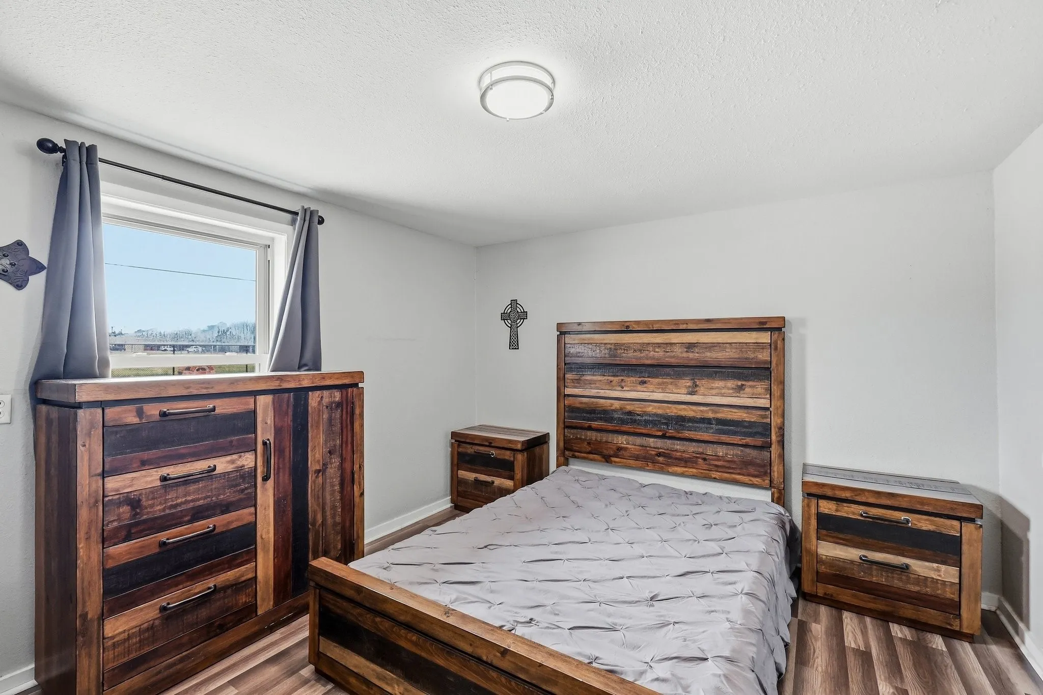 Single Family Residence For Sale in Wise County , 1512 Cobb Street, Bridgeport, Texas 76426, 3 Bedroom, 2 Bathroom, Garage spaces, 1,231 Sqft, built in 1960, mls#21401131, Real Estate Agent in Bridgeport, Homes For Sale in Wise county, Homes For Sale in Bridgeport, Realtor in Bridgeport Texas, Real Estate Brokerage Independent Realty Texas, Luminita Cordes Realtor