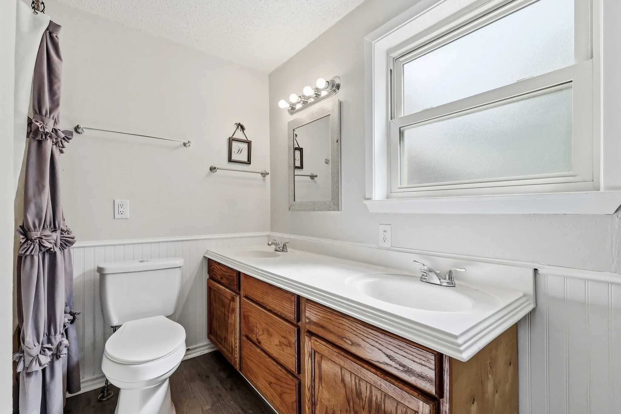 Single Family Residence For Sale in Wise County , 1512 Cobb Street, Bridgeport, Texas 76426, 3 Bedroom, 2 Bathroom, Garage spaces, 1,231 Sqft, built in 1960, mls#21401131, Real Estate Agent in Bridgeport, Homes For Sale in Wise county, Homes For Sale in Bridgeport, Realtor in Bridgeport Texas, Real Estate Brokerage Independent Realty Texas, Luminita Cordes Realtor
