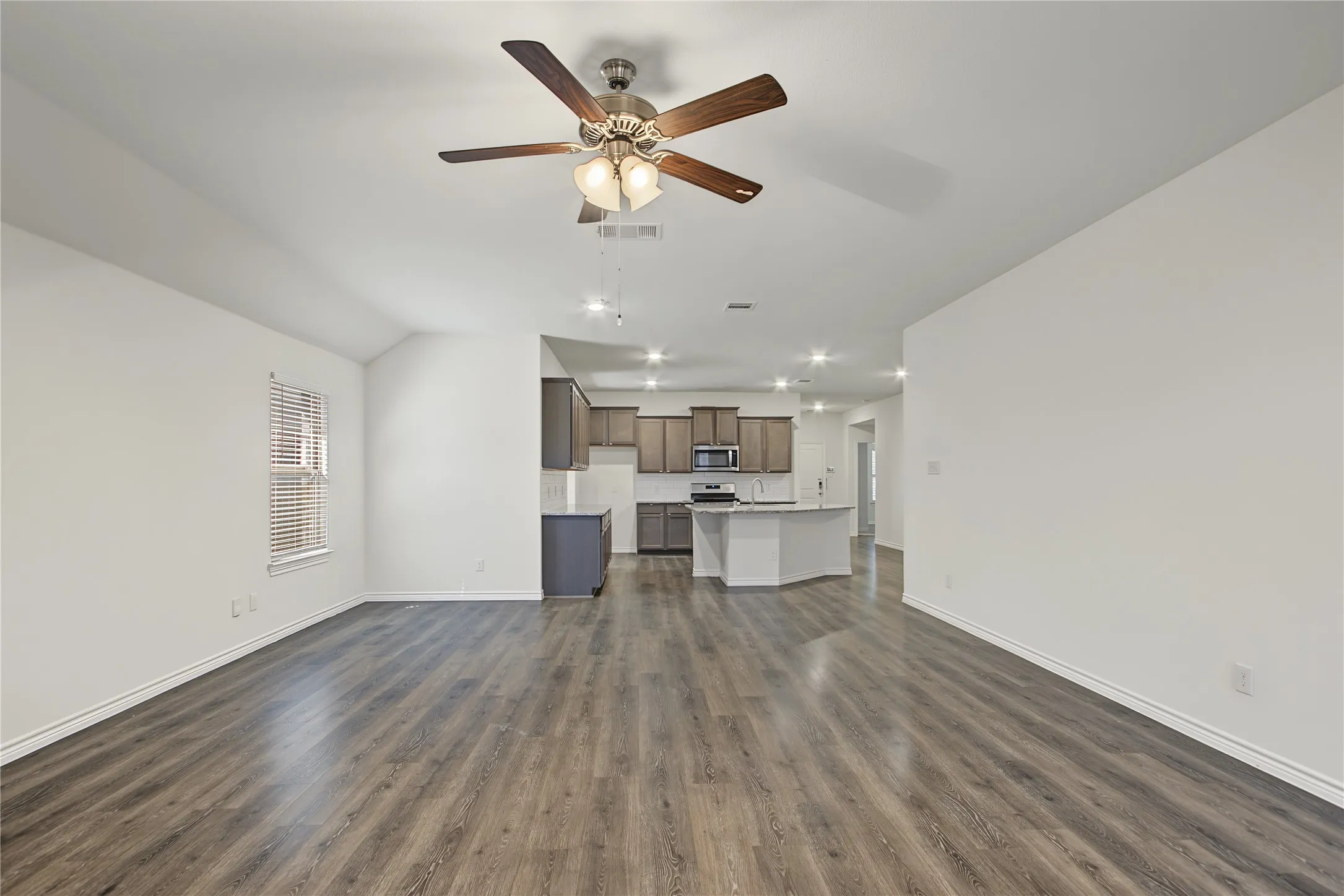 Single Family Residence For Rent in Collin County , 505 Range Drive, Princeton, Texas 75407, 4 Bedroom, 2 Bathroom, 2 Garage spaces, 2,014 Sqft, built in 2020, mls#21401943, Real Estate Agent in Princeton, Homes For Rent in Collin county, Homes For Rent in Princeton, Realtor in Princeton Texas, Real Estate Brokerage Independent Realty Texas, Luminita Cordes Realtor