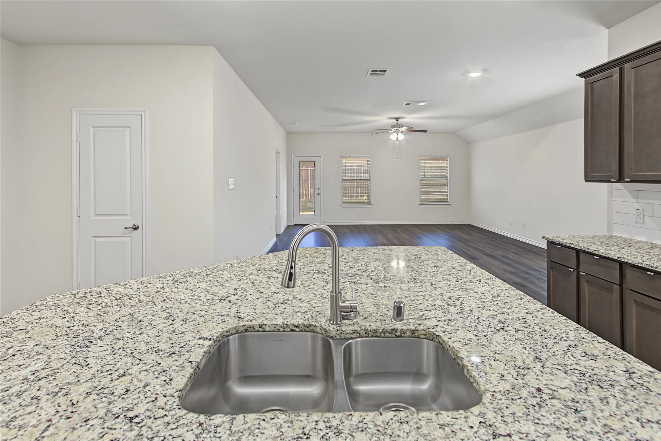 Single Family Residence For Rent in Collin County , 505 Range Drive, Princeton, Texas 75407, 4 Bedroom, 2 Bathroom, 2 Garage spaces, 2,014 Sqft, built in 2020, mls#21401943, Real Estate Agent in Princeton, Homes For Rent in Collin county, Homes For Rent in Princeton, Realtor in Princeton Texas, Real Estate Brokerage Independent Realty Texas, Luminita Cordes Realtor