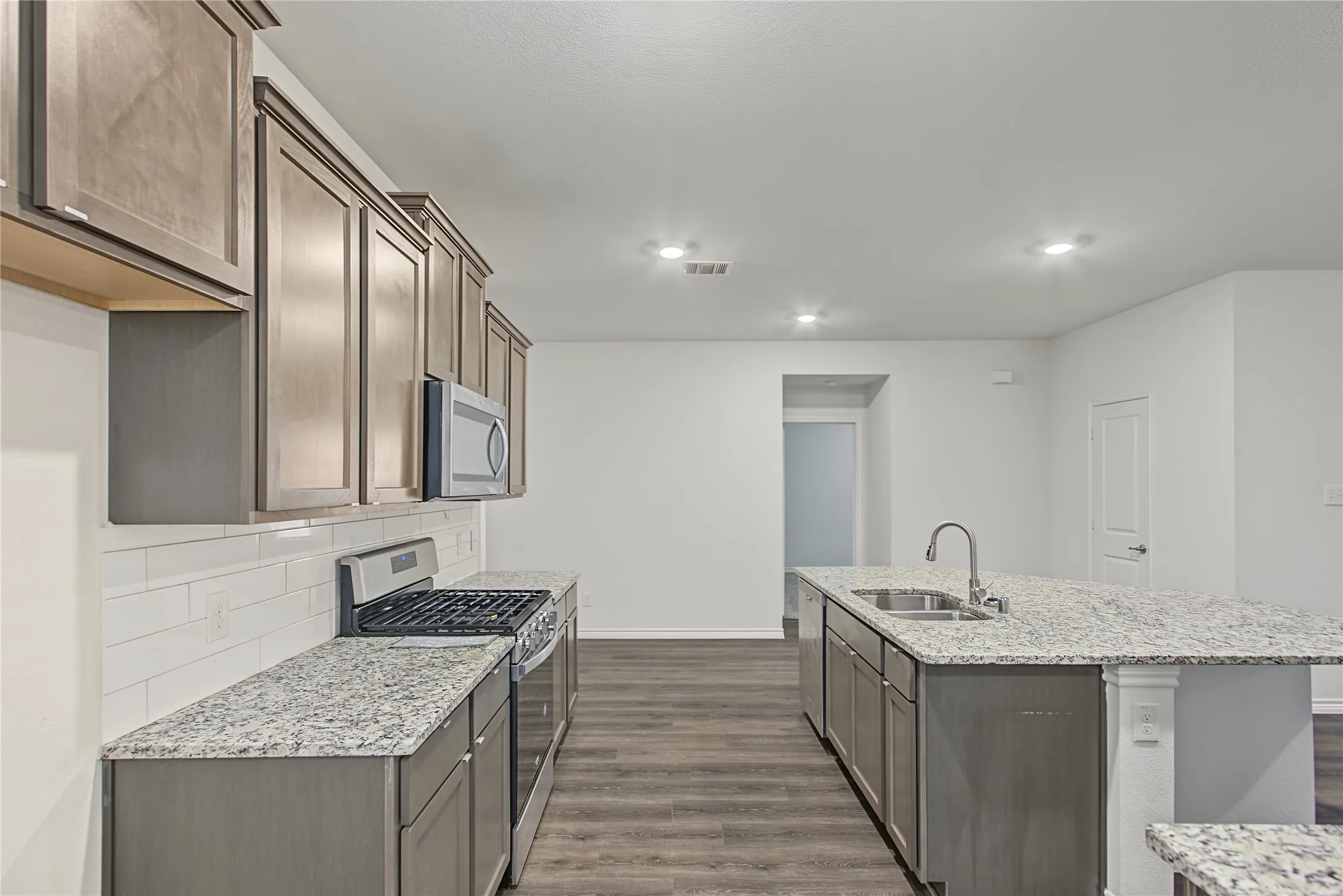 Single Family Residence For Rent in Collin County , 505 Range Drive, Princeton, Texas 75407, 4 Bedroom, 2 Bathroom, 2 Garage spaces, 2,014 Sqft, built in 2020, mls#21401943, Real Estate Agent in Princeton, Homes For Rent in Collin county, Homes For Rent in Princeton, Realtor in Princeton Texas, Real Estate Brokerage Independent Realty Texas, Luminita Cordes Realtor