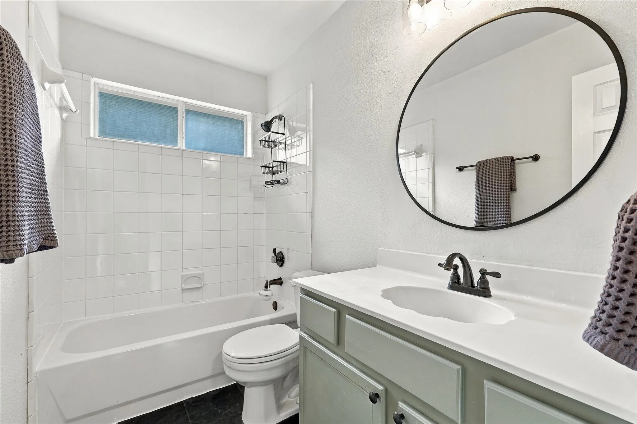 Single Family Residence For Sale in Denton County , 1216 Tanner Drive, Lewisville, Texas 75077, 3 Bedroom, 2 Bathroom, 2 Garage spaces, 1,690 Sqft, built in 1998, mls#21398038, Real Estate Agent in Lewisville, Homes For Sale in Denton county, Homes For Sale in Lewisville, Realtor in Lewisville Texas, Real Estate Brokerage Independent Realty Texas, Luminita Cordes Realtor