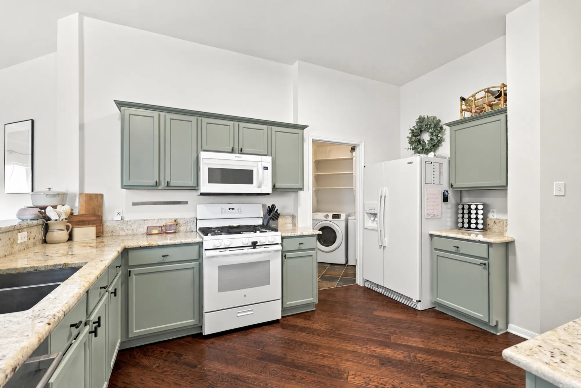 Single Family Residence For Sale in Denton County , 1216 Tanner Drive, Lewisville, Texas 75077, 3 Bedroom, 2 Bathroom, 2 Garage spaces, 1,690 Sqft, built in 1998, mls#21398038, Real Estate Agent in Lewisville, Homes For Sale in Denton county, Homes For Sale in Lewisville, Realtor in Lewisville Texas, Real Estate Brokerage Independent Realty Texas, Luminita Cordes Realtor
