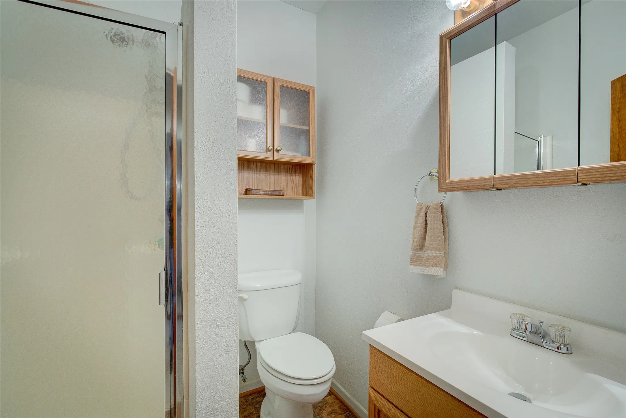 Single Family Residence For Sale in Rains County , 204 Garrett Avenue, East Tawakoni, Texas 75472, 2 Bedroom, 2 Bathroom, Garage spaces, 1,780 Sqft, built in 1982, mls#21401939, Real Estate Agent in East Tawakoni, Homes For Sale in Rains county, Homes For Sale in East Tawakoni, Realtor in East Tawakoni Texas, Real Estate Brokerage Independent Realty Texas, Luminita Cordes Realtor