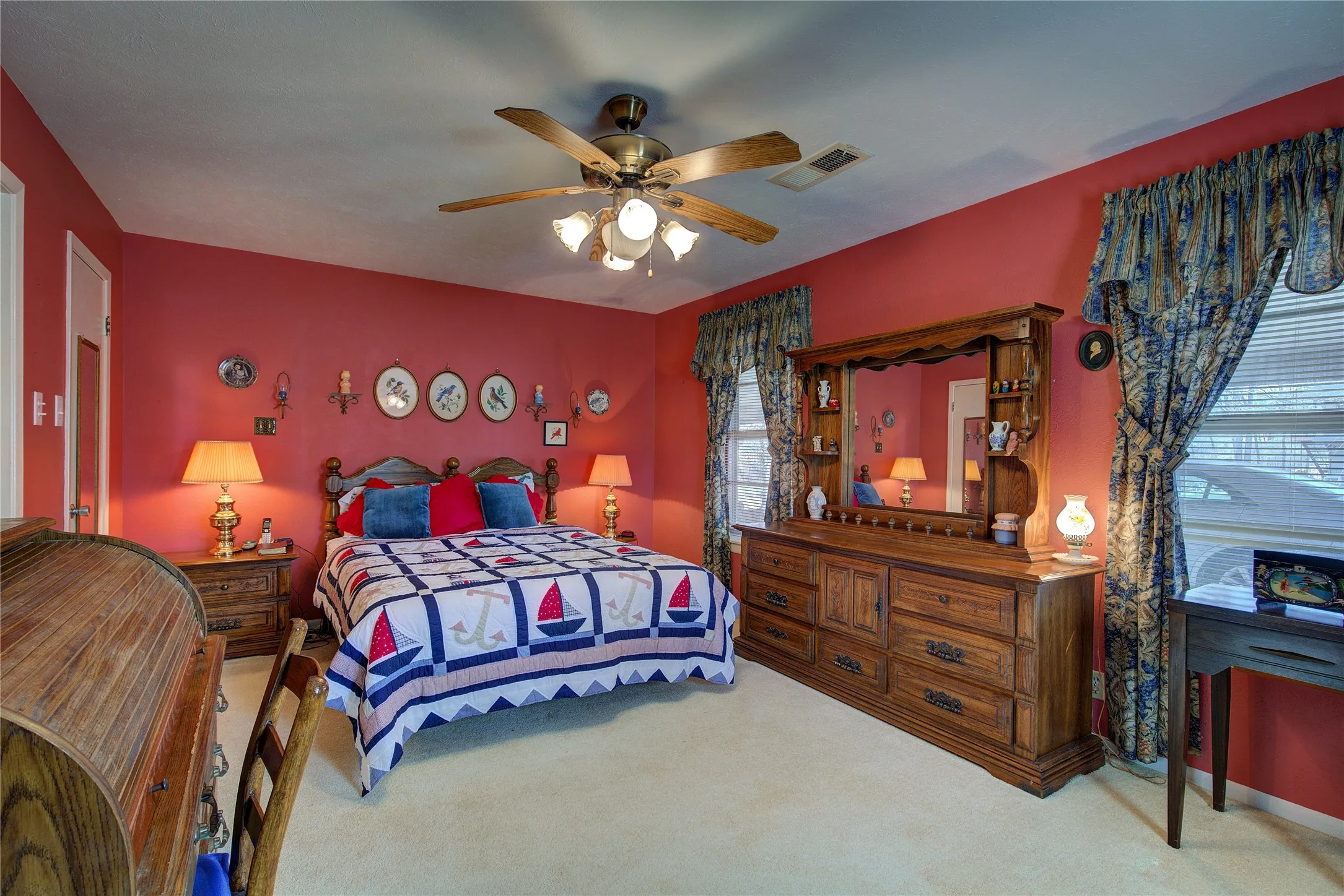 Single Family Residence For Sale in Rains County , 204 Garrett Avenue, East Tawakoni, Texas 75472, 2 Bedroom, 2 Bathroom, Garage spaces, 1,780 Sqft, built in 1982, mls#21401939, Real Estate Agent in East Tawakoni, Homes For Sale in Rains county, Homes For Sale in East Tawakoni, Realtor in East Tawakoni Texas, Real Estate Brokerage Independent Realty Texas, Luminita Cordes Realtor