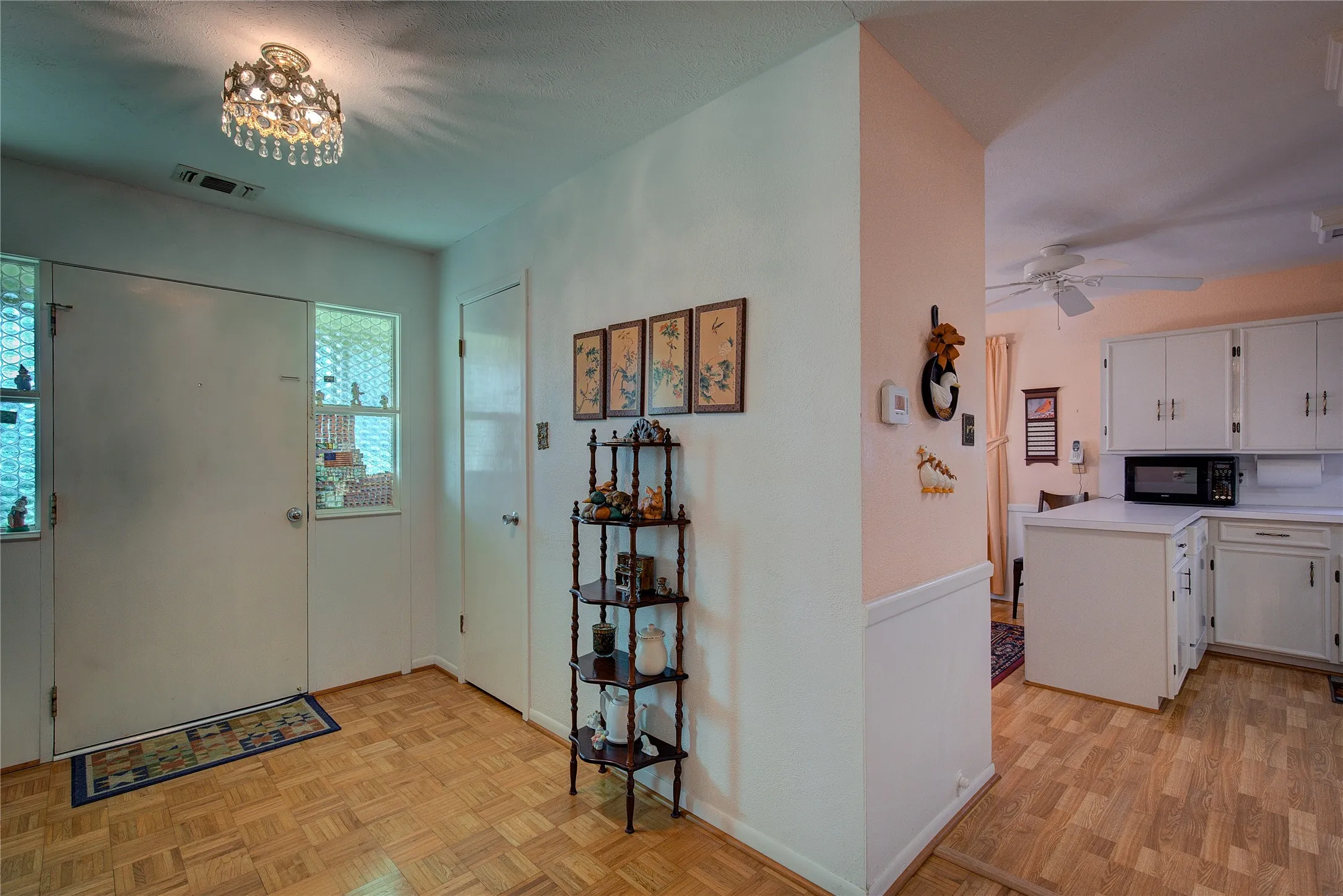Single Family Residence For Sale in Rains County , 204 Garrett Avenue, East Tawakoni, Texas 75472, 2 Bedroom, 2 Bathroom, Garage spaces, 1,780 Sqft, built in 1982, mls#21401939, Real Estate Agent in East Tawakoni, Homes For Sale in Rains county, Homes For Sale in East Tawakoni, Realtor in East Tawakoni Texas, Real Estate Brokerage Independent Realty Texas, Luminita Cordes Realtor