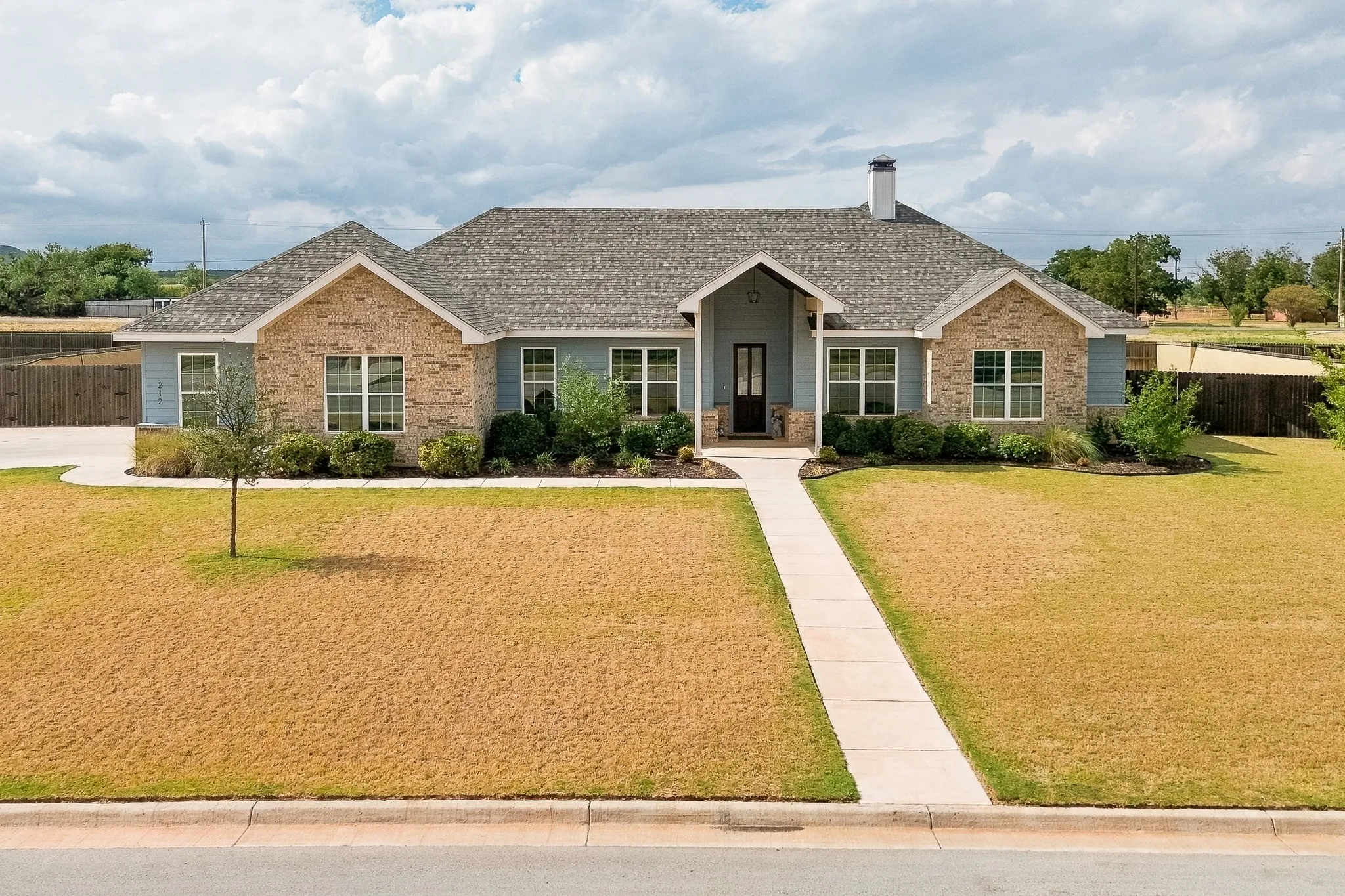 Single Family Residence For Sale in Taylor County , 212 Runnymede Way, Abilene, Texas 79606, 4 Bedroom, 3 Bathroom, 2 Garage spaces, 2,350 Sqft, built in 2021, mls#21400258, Real Estate Agent in Abilene, Homes For Sale in Taylor county, Homes For Sale in Abilene, Realtor in Abilene Texas, Real Estate Brokerage Independent Realty Texas, Luminita Cordes Realtor