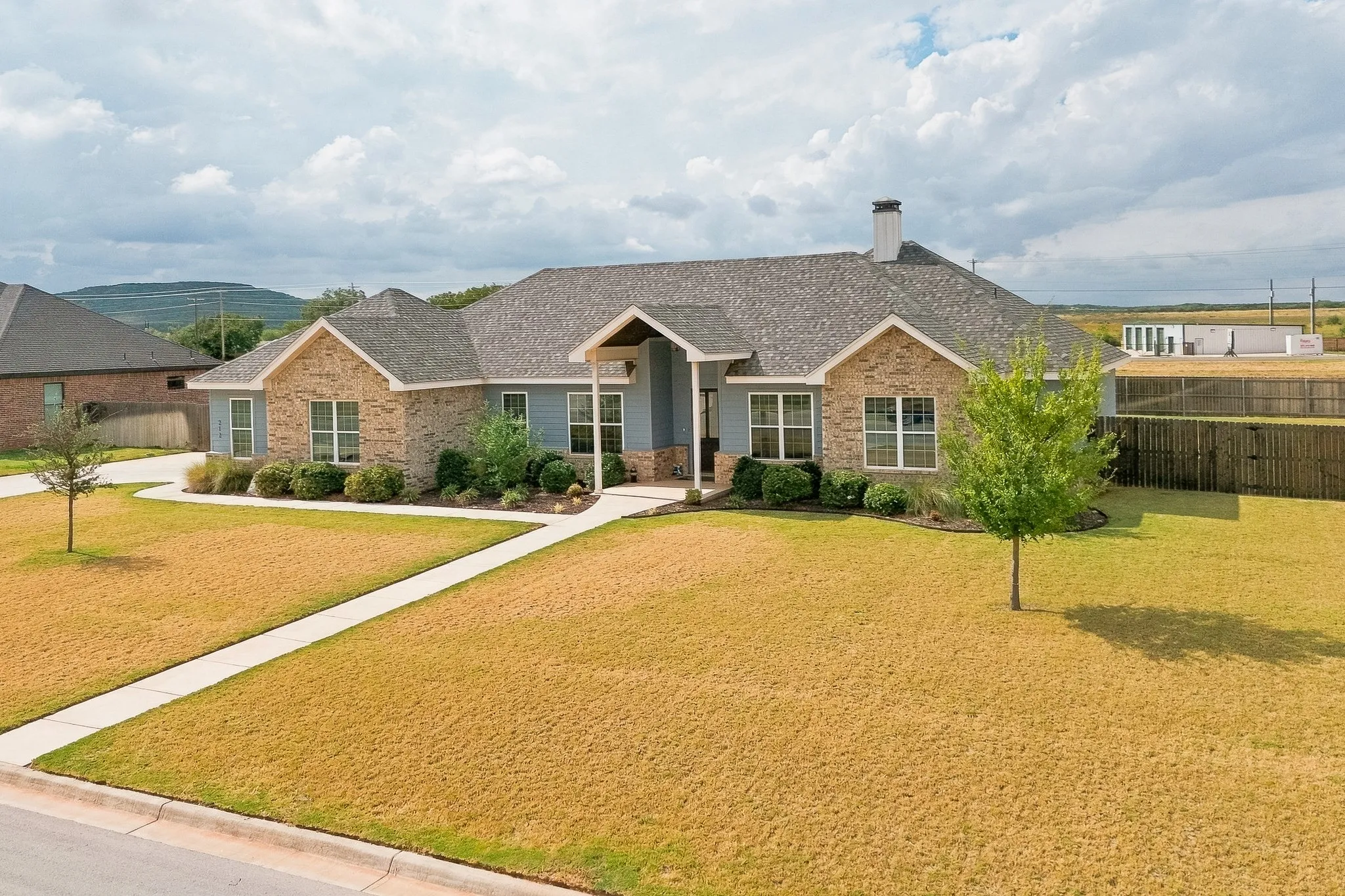 Single Family Residence For Sale in Taylor County , 212 Runnymede Way, Abilene, Texas 79606, 4 Bedroom, 3 Bathroom, 2 Garage spaces, 2,350 Sqft, built in 2021, mls#21400258, Real Estate Agent in Abilene, Homes For Sale in Taylor county, Homes For Sale in Abilene, Realtor in Abilene Texas, Real Estate Brokerage Independent Realty Texas, Luminita Cordes Realtor