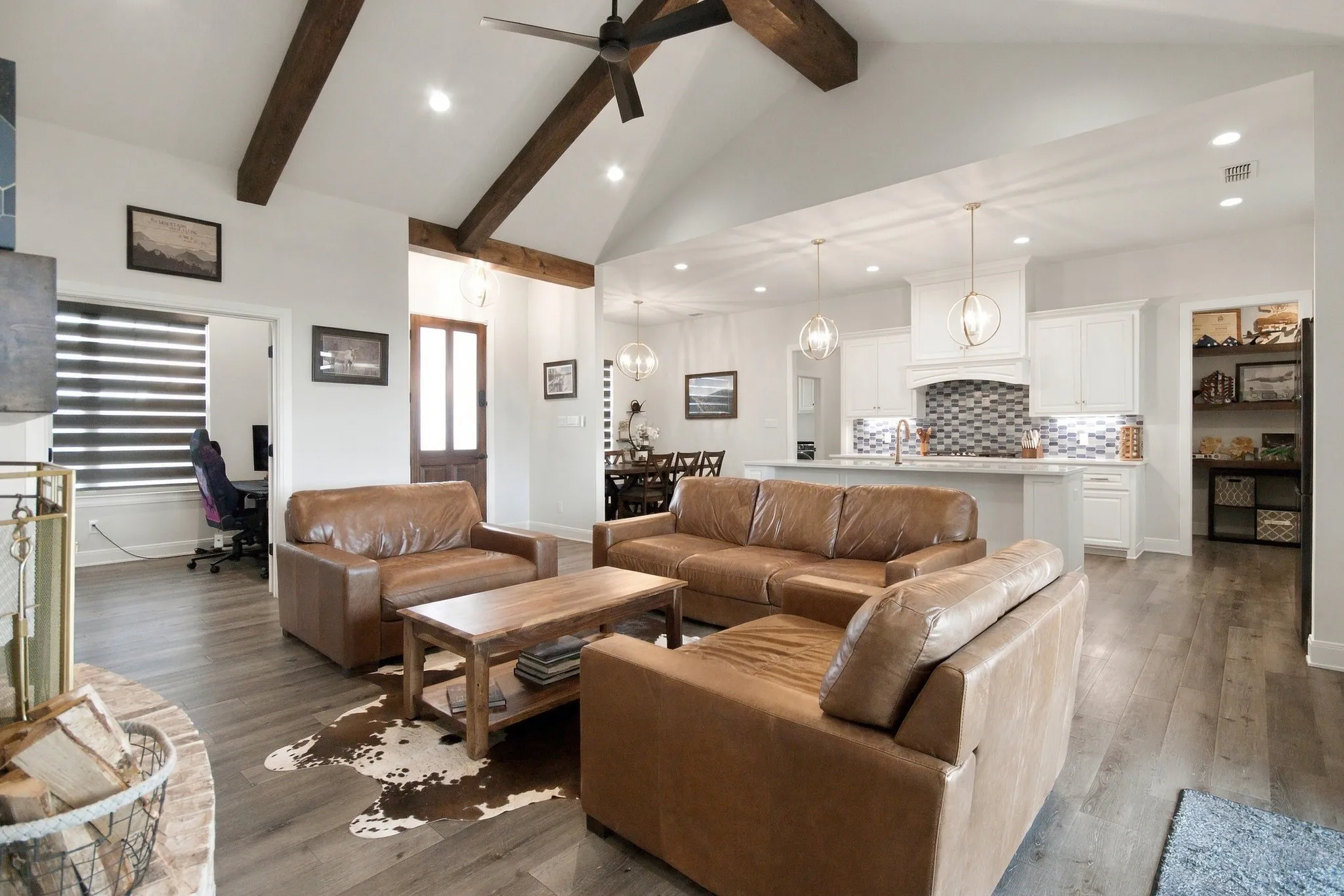 Single Family Residence For Sale in Taylor County , 212 Runnymede Way, Abilene, Texas 79606, 4 Bedroom, 3 Bathroom, 2 Garage spaces, 2,350 Sqft, built in 2021, mls#21400258, Real Estate Agent in Abilene, Homes For Sale in Taylor county, Homes For Sale in Abilene, Realtor in Abilene Texas, Real Estate Brokerage Independent Realty Texas, Luminita Cordes Realtor