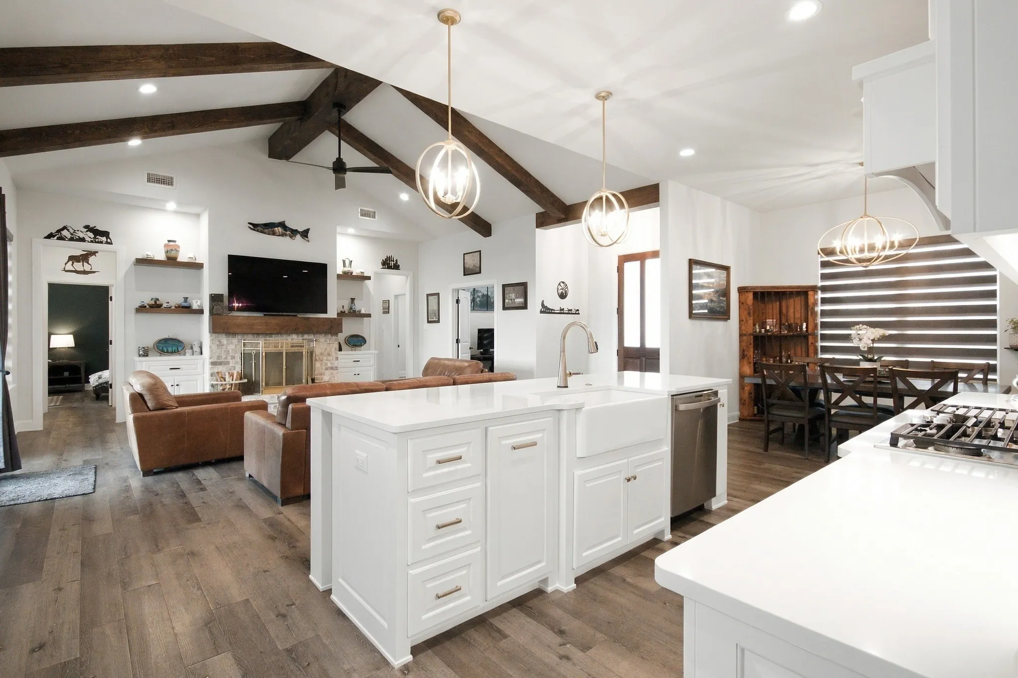 Single Family Residence For Sale in Taylor County , 212 Runnymede Way, Abilene, Texas 79606, 4 Bedroom, 3 Bathroom, 2 Garage spaces, 2,350 Sqft, built in 2021, mls#21400258, Real Estate Agent in Abilene, Homes For Sale in Taylor county, Homes For Sale in Abilene, Realtor in Abilene Texas, Real Estate Brokerage Independent Realty Texas, Luminita Cordes Realtor
