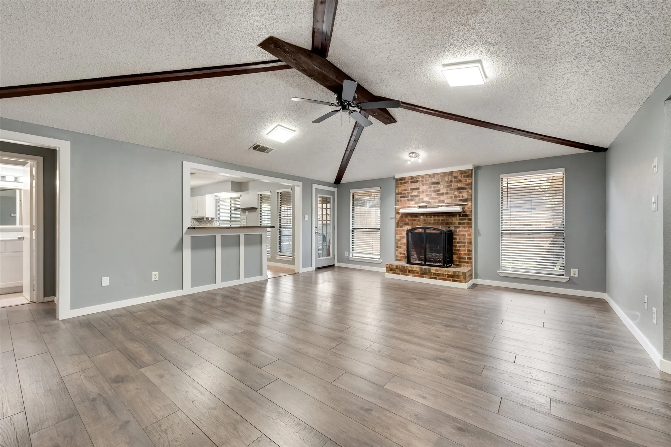 Single Family Residence For Sale in Denton County , 2203 Placid Drive, Carrollton, Texas 75007, 3 Bedroom, 2 Bathroom, Garage spaces, 1,620 Sqft, built in 1983, mls#21401928, Real Estate Agent in Carrollton, Homes For Sale in Denton county, Homes For Sale in Carrollton, Realtor in Carrollton Texas, Real Estate Brokerage Independent Realty Texas, Luminita Cordes Realtor