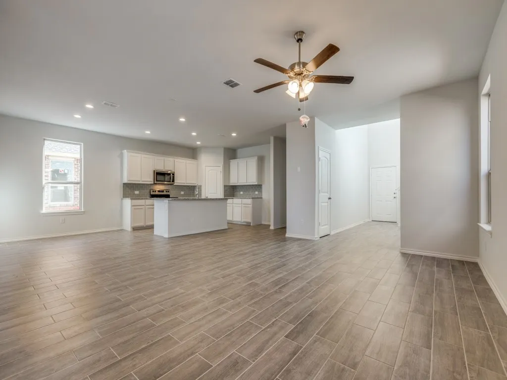 Single Family Residence For Rent in Collin County , 3326 Celestial Lane, Melissa, Texas 75454, 3 Bedroom, 3 Bathroom, 2 Garage spaces, 2,155 Sqft, built in 2023, mls#21401955, Real Estate Agent in Melissa, Homes For Rent in Collin county, Homes For Rent in Melissa, Realtor in Melissa Texas, Real Estate Brokerage Independent Realty Texas, Luminita Cordes Realtor
