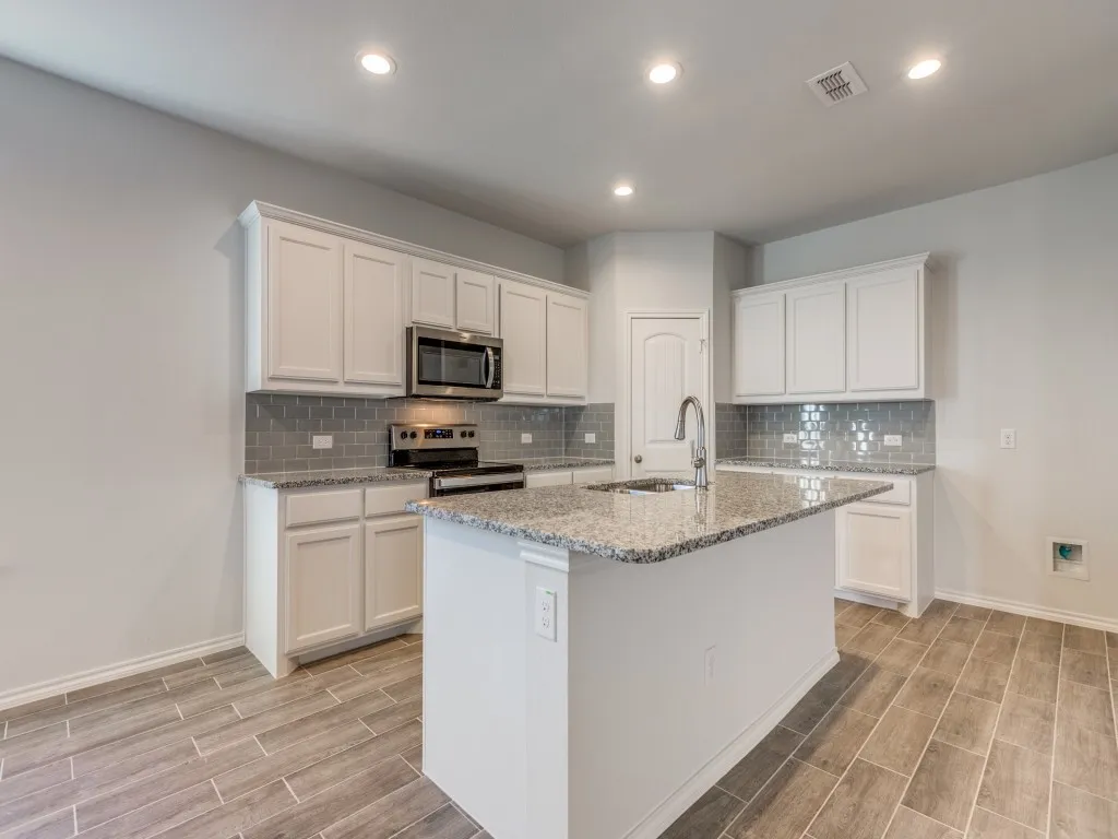 Single Family Residence For Rent in Collin County , 3326 Celestial Lane, Melissa, Texas 75454, 3 Bedroom, 3 Bathroom, 2 Garage spaces, 2,155 Sqft, built in 2023, mls#21401955, Real Estate Agent in Melissa, Homes For Rent in Collin county, Homes For Rent in Melissa, Realtor in Melissa Texas, Real Estate Brokerage Independent Realty Texas, Luminita Cordes Realtor