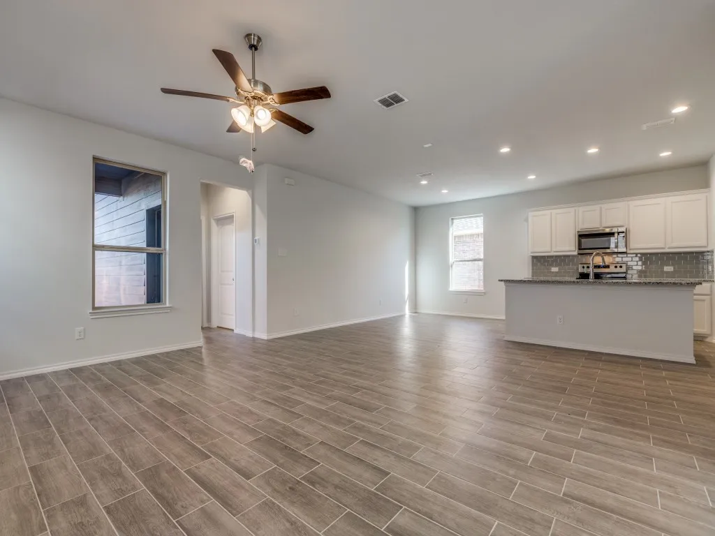 Single Family Residence For Rent in Collin County , 3326 Celestial Lane, Melissa, Texas 75454, 3 Bedroom, 3 Bathroom, 2 Garage spaces, 2,155 Sqft, built in 2023, mls#21401955, Real Estate Agent in Melissa, Homes For Rent in Collin county, Homes For Rent in Melissa, Realtor in Melissa Texas, Real Estate Brokerage Independent Realty Texas, Luminita Cordes Realtor