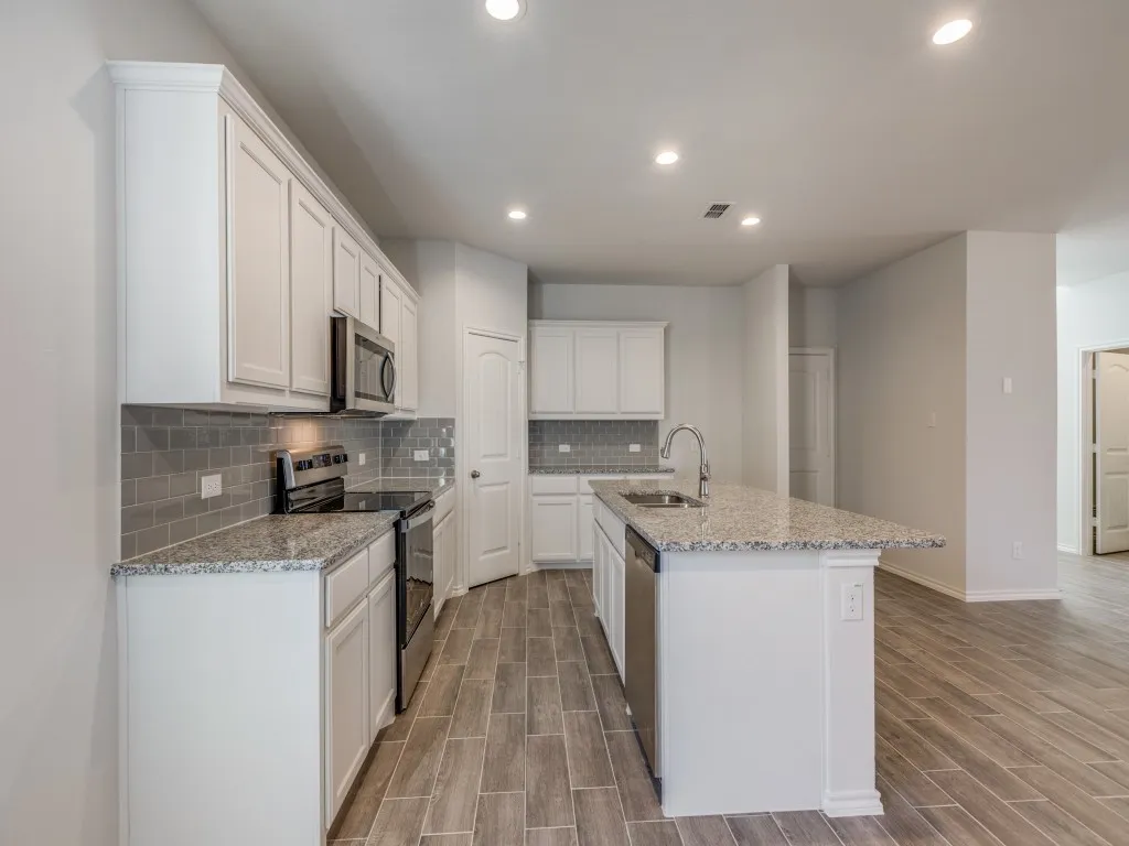 Single Family Residence For Rent in Collin County , 3326 Celestial Lane, Melissa, Texas 75454, 3 Bedroom, 3 Bathroom, 2 Garage spaces, 2,155 Sqft, built in 2023, mls#21401955, Real Estate Agent in Melissa, Homes For Rent in Collin county, Homes For Rent in Melissa, Realtor in Melissa Texas, Real Estate Brokerage Independent Realty Texas, Luminita Cordes Realtor