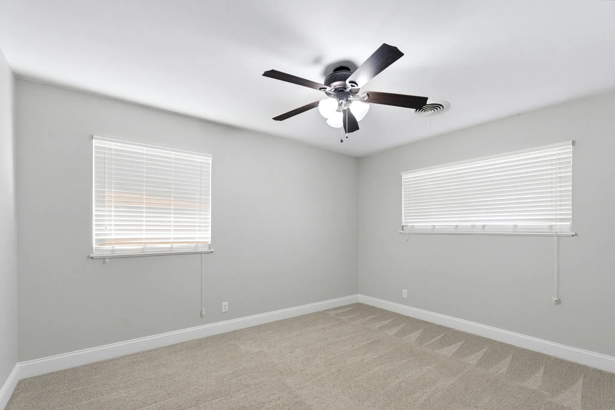 Single Family Residence For Sale in Taylor County , 2517 S Elmwood, Abilene, Texas 79605, 3 Bedroom, 2 Bathroom, 2 Garage spaces, 1,816 Sqft, built in 1961, mls#21395096, Real Estate Agent in Abilene, Homes For Sale in Taylor county, Homes For Sale in Abilene, Realtor in Abilene Texas, Real Estate Brokerage Independent Realty Texas, Luminita Cordes Realtor