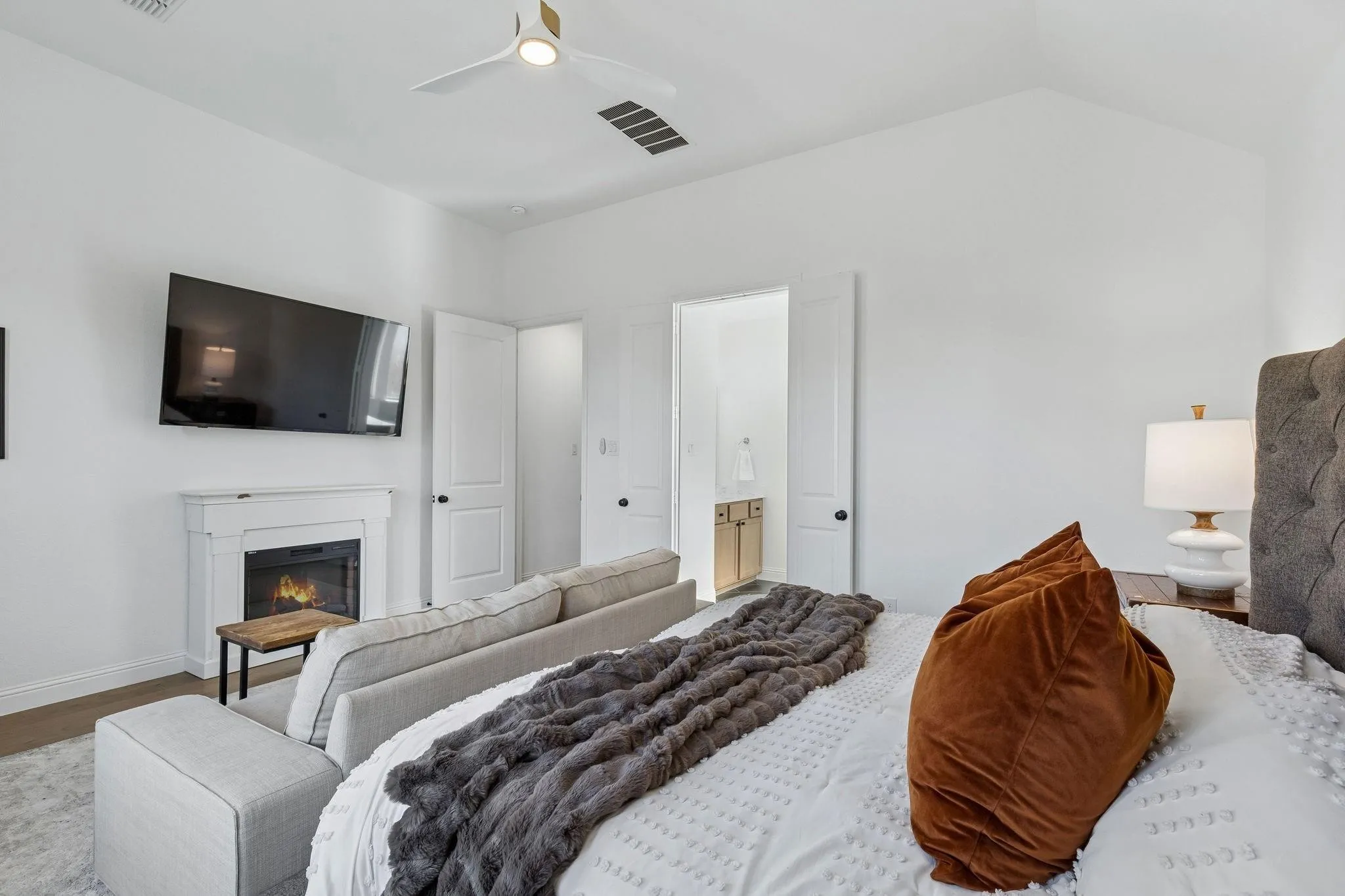 Single Family Residence For Rent in Denton County , 2622 Eucalyptus Road, Frisco, Texas 75033, 5 Bedroom, 6 Bathroom, 3 Garage spaces, 4,023 Sqft, built in 2020, mls#21401950, Real Estate Agent in Frisco, Homes For Rent in Denton county, Homes For Rent in Frisco, Realtor in Frisco Texas, Real Estate Brokerage Independent Realty Texas, Luminita Cordes Realtor