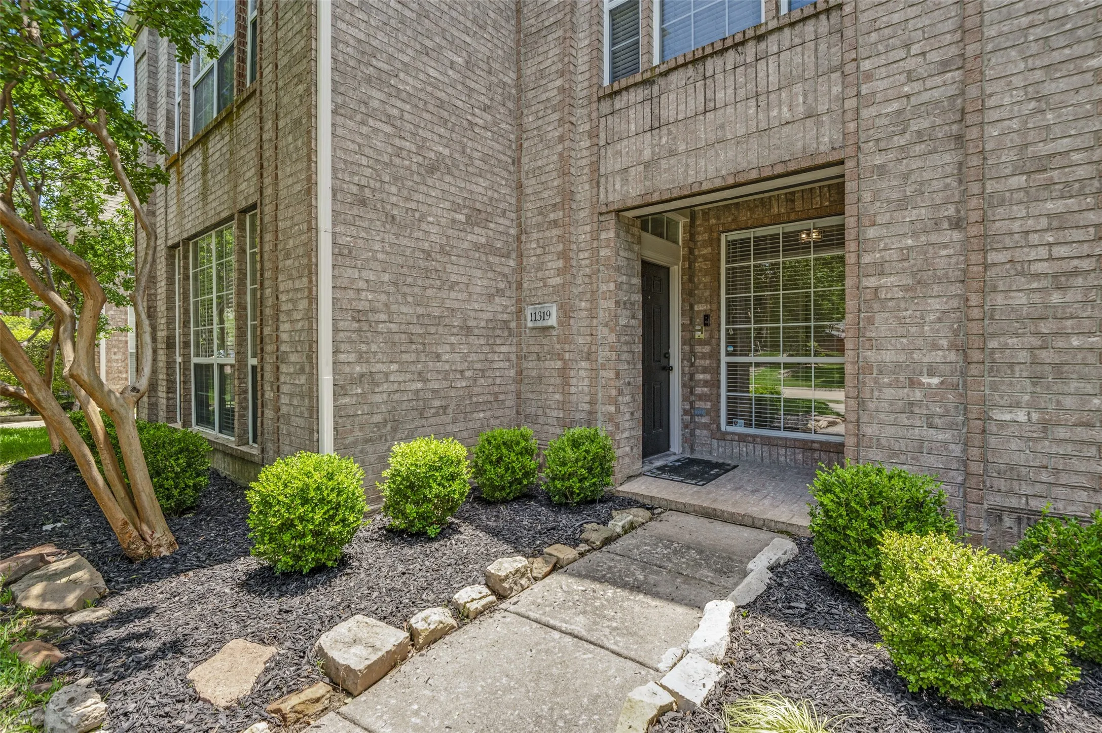 Single Family Residence For Sale in Collin County , 11319 Still Hollow Drive, Frisco, Texas 75035, 4 Bedroom, 3 Bathroom, 2 Garage spaces, 2,392 Sqft, built in 2001, mls#21399240, Real Estate Agent in Frisco, Homes For Sale in Collin county, Homes For Sale in Frisco, Realtor in Frisco Texas, Real Estate Brokerage Independent Realty Texas, Luminita Cordes Realtor
