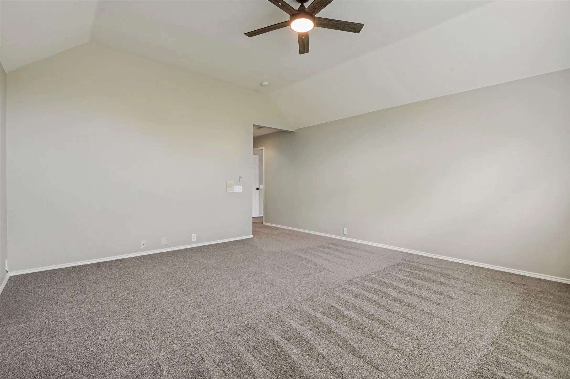 Single Family Residence For Sale in Collin County , 11319 Still Hollow Drive, Frisco, Texas 75035, 4 Bedroom, 3 Bathroom, 2 Garage spaces, 2,392 Sqft, built in 2001, mls#21399240, Real Estate Agent in Frisco, Homes For Sale in Collin county, Homes For Sale in Frisco, Realtor in Frisco Texas, Real Estate Brokerage Independent Realty Texas, Luminita Cordes Realtor