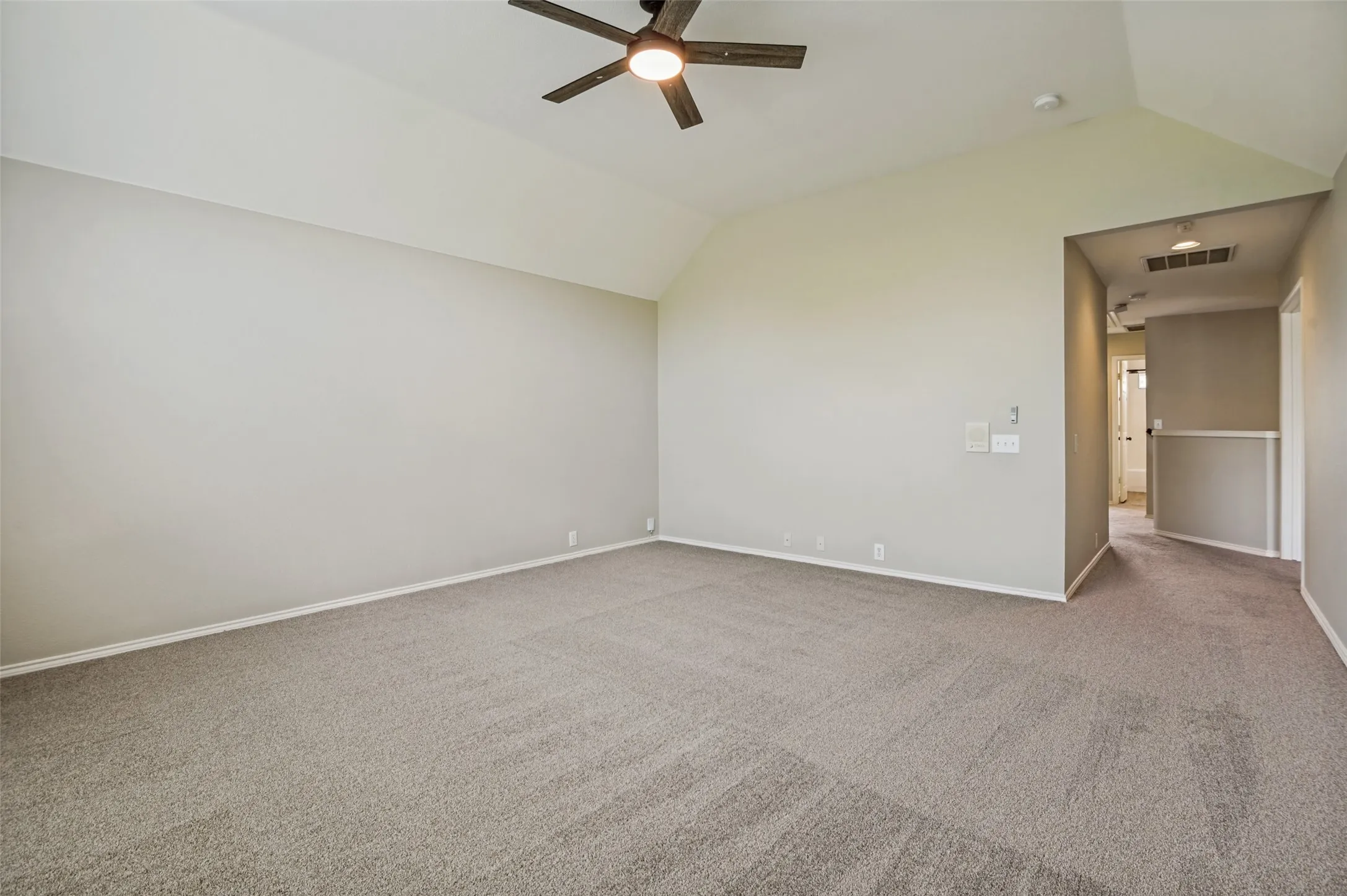 Single Family Residence For Sale in Collin County , 11319 Still Hollow Drive, Frisco, Texas 75035, 4 Bedroom, 3 Bathroom, 2 Garage spaces, 2,392 Sqft, built in 2001, mls#21399240, Real Estate Agent in Frisco, Homes For Sale in Collin county, Homes For Sale in Frisco, Realtor in Frisco Texas, Real Estate Brokerage Independent Realty Texas, Luminita Cordes Realtor