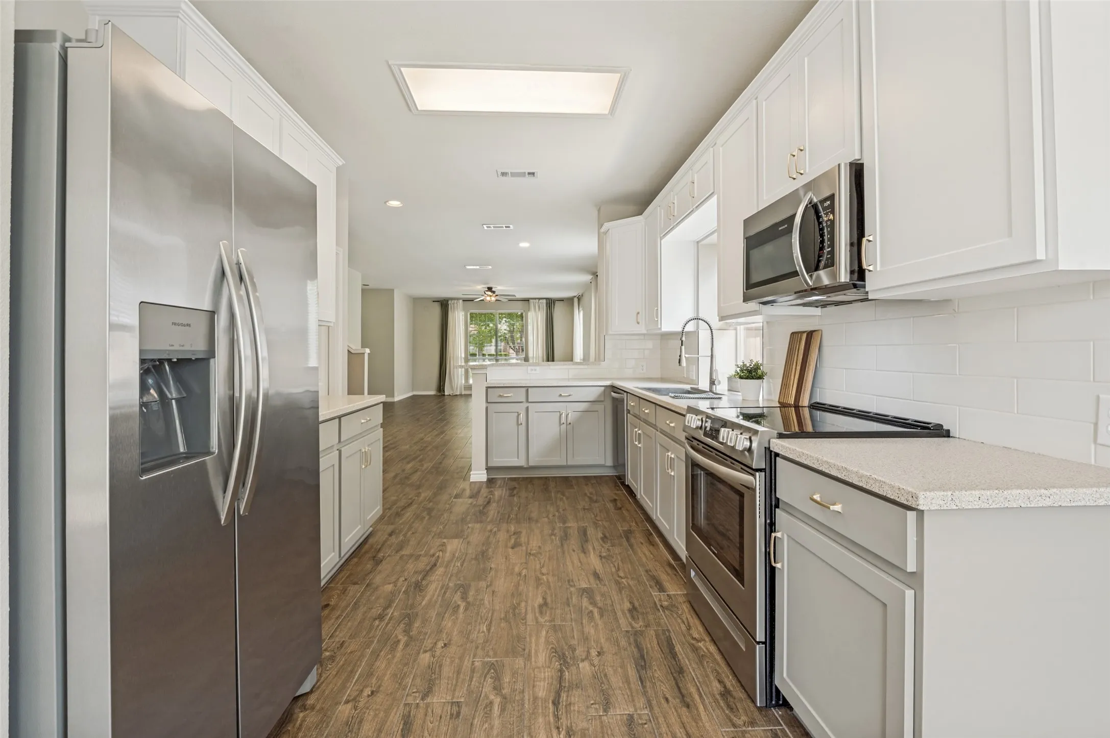 Single Family Residence For Sale in Collin County , 11319 Still Hollow Drive, Frisco, Texas 75035, 4 Bedroom, 3 Bathroom, 2 Garage spaces, 2,392 Sqft, built in 2001, mls#21399240, Real Estate Agent in Frisco, Homes For Sale in Collin county, Homes For Sale in Frisco, Realtor in Frisco Texas, Real Estate Brokerage Independent Realty Texas, Luminita Cordes Realtor