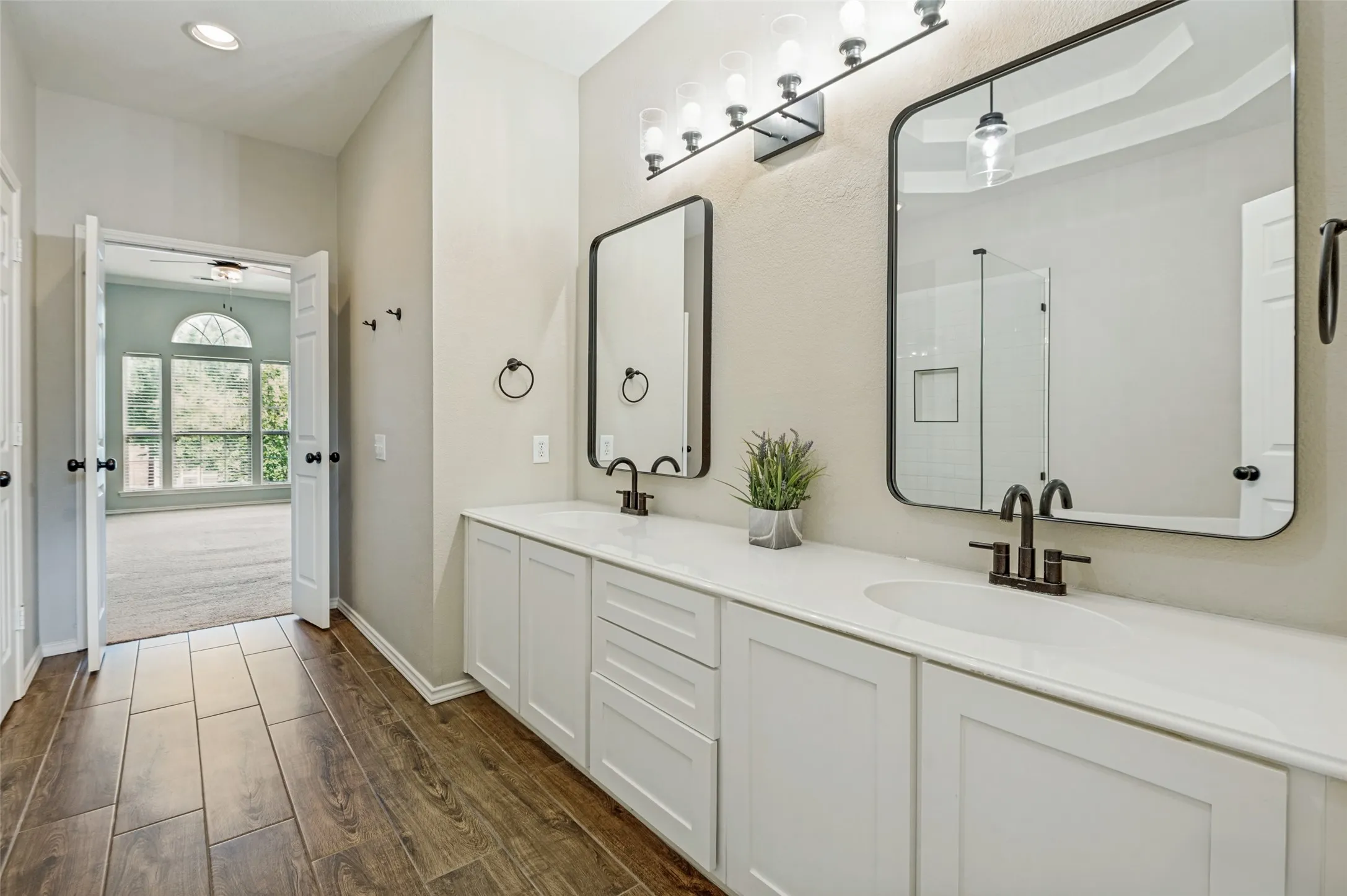 Single Family Residence For Sale in Collin County , 11319 Still Hollow Drive, Frisco, Texas 75035, 4 Bedroom, 3 Bathroom, 2 Garage spaces, 2,392 Sqft, built in 2001, mls#21399240, Real Estate Agent in Frisco, Homes For Sale in Collin county, Homes For Sale in Frisco, Realtor in Frisco Texas, Real Estate Brokerage Independent Realty Texas, Luminita Cordes Realtor