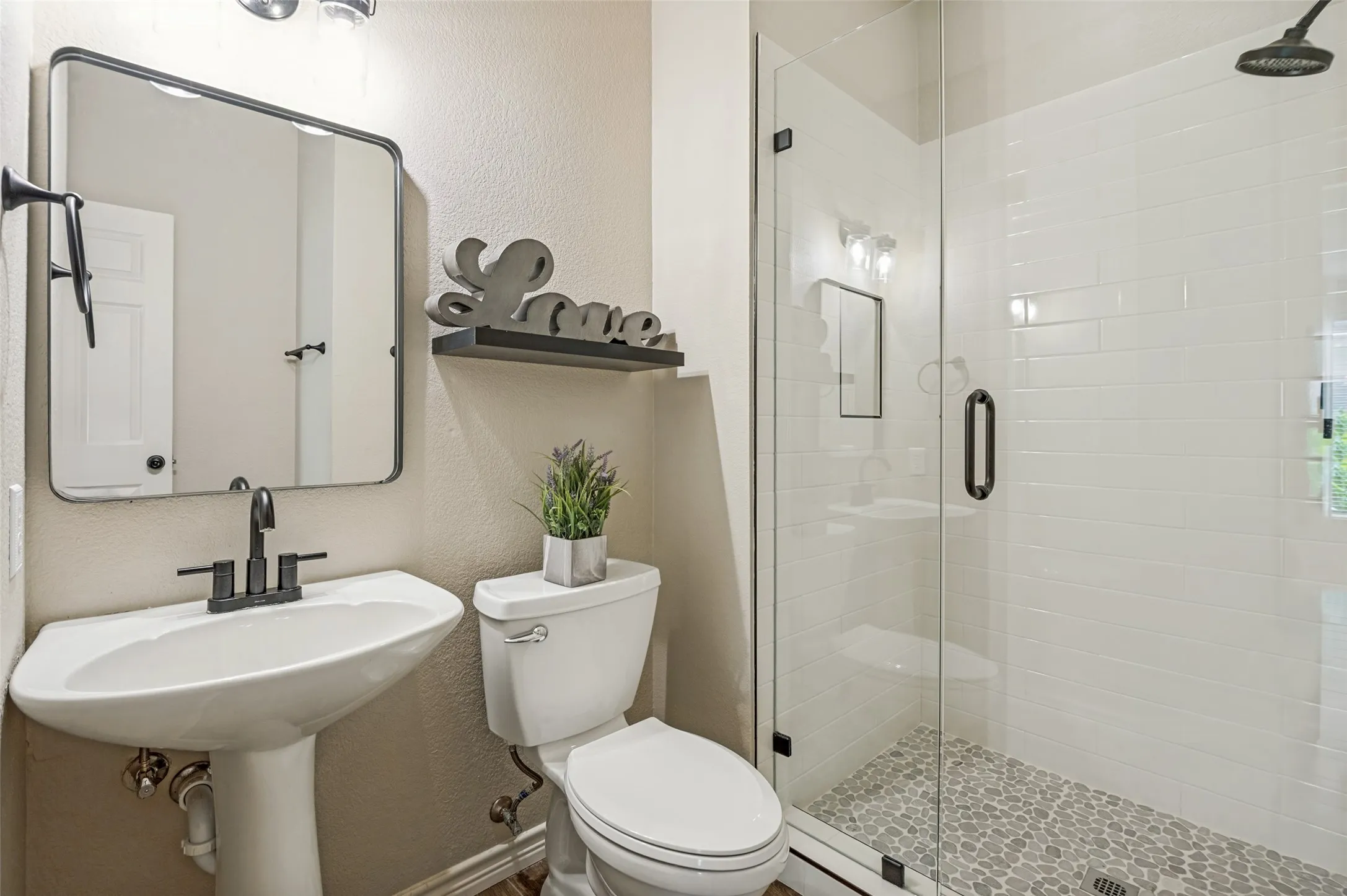 Single Family Residence For Sale in Collin County , 11319 Still Hollow Drive, Frisco, Texas 75035, 4 Bedroom, 3 Bathroom, 2 Garage spaces, 2,392 Sqft, built in 2001, mls#21399240, Real Estate Agent in Frisco, Homes For Sale in Collin county, Homes For Sale in Frisco, Realtor in Frisco Texas, Real Estate Brokerage Independent Realty Texas, Luminita Cordes Realtor