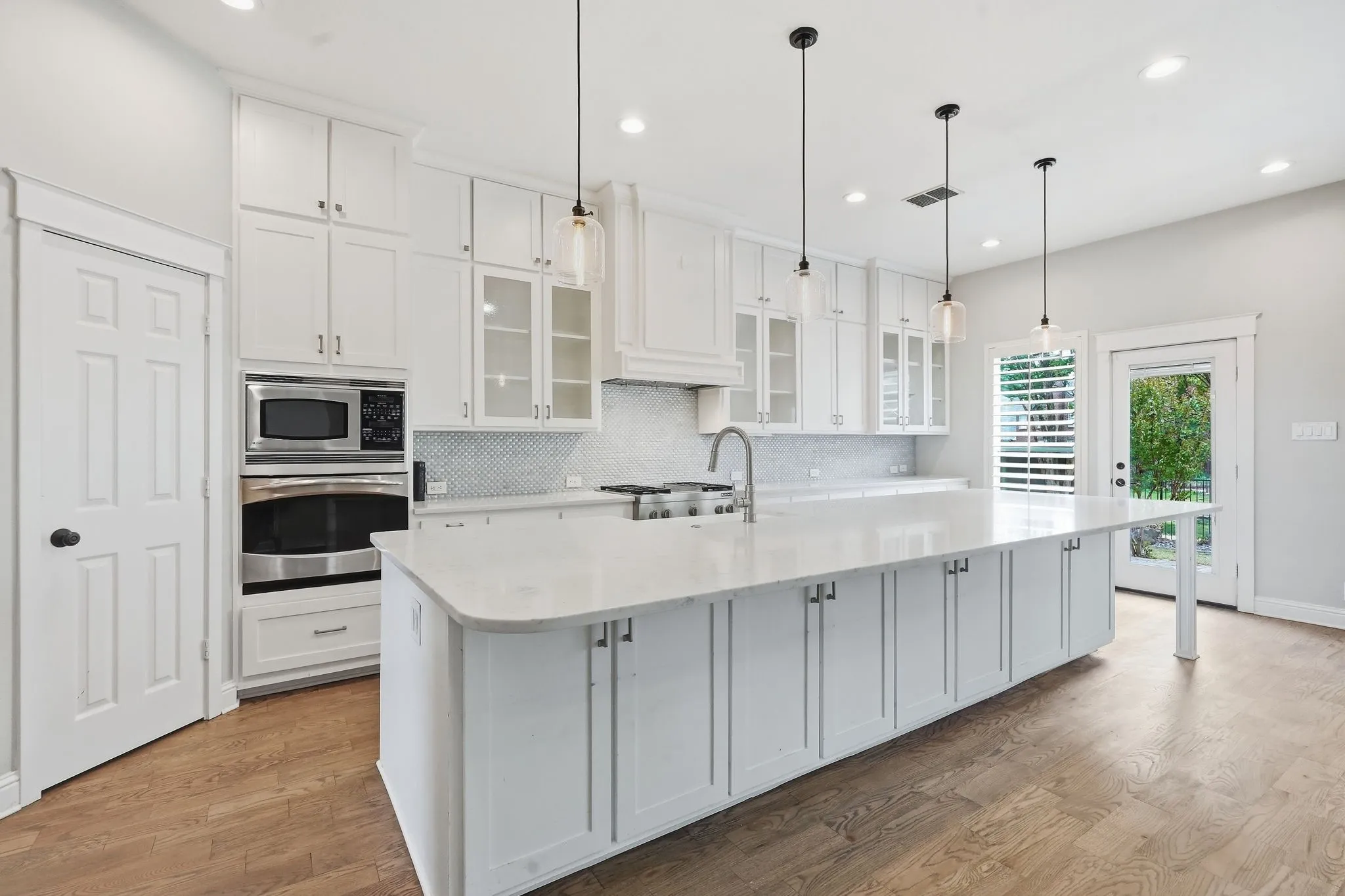 Single Family Residence For Sale in Dallas County , 229 Chestnut Lane, Coppell, Texas 75019, 4 Bedroom, 4 Bathroom, 2 Garage spaces, 3,025 Sqft, built in 1996, mls#21400838, Real Estate Agent in Coppell, Homes For Sale in Dallas county, Homes For Sale in Coppell, Realtor in Coppell Texas, Real Estate Brokerage Independent Realty Texas, Luminita Cordes Realtor