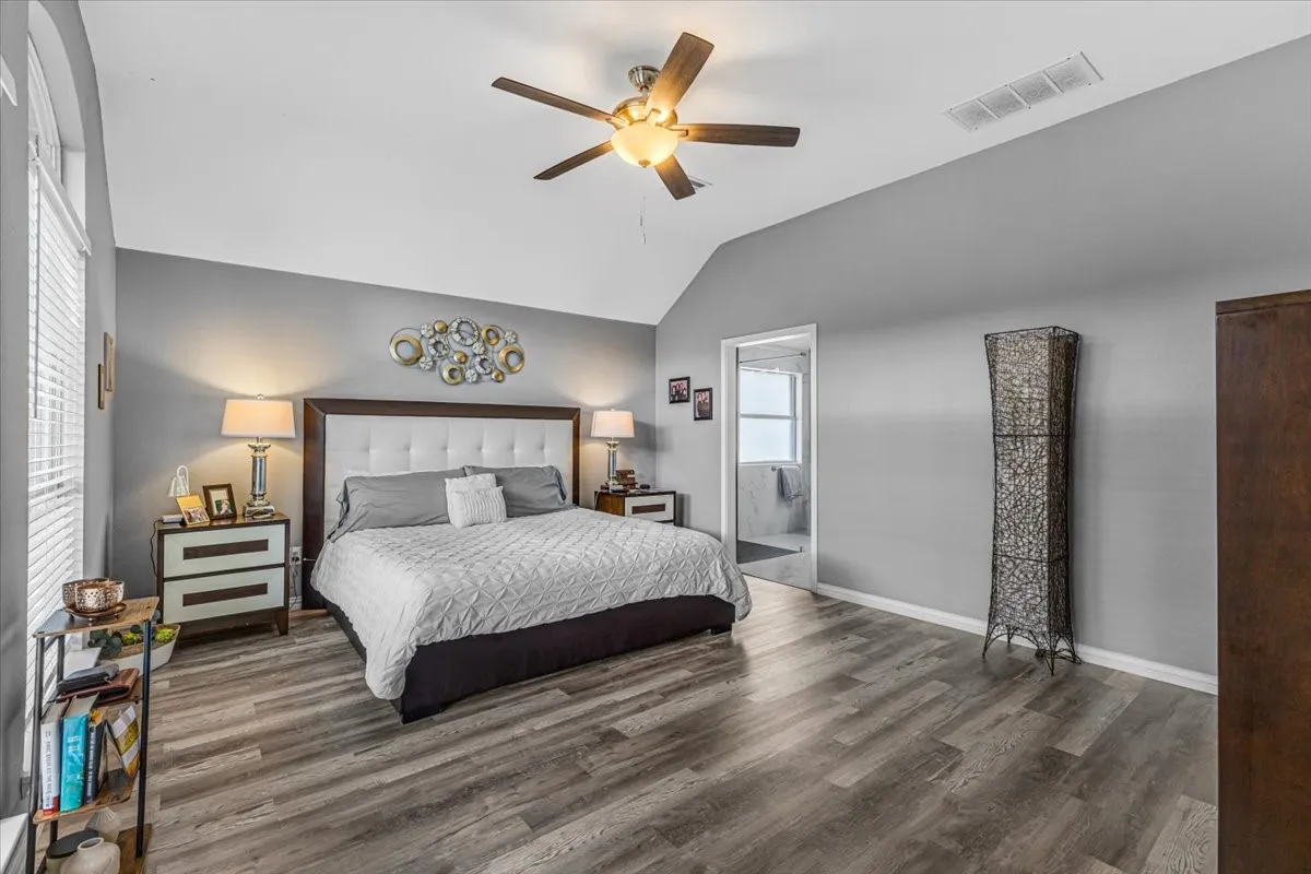 Single Family Residence For Sale in Tarrant County , 4825 Gloucester Drive, Grand Prairie, Texas 75052, 3 Bedroom, 2 Bathroom, 2 Garage spaces, 1,763 Sqft, built in 2000, mls#21401968, Real Estate Agent in Grand Prairie, Homes For Sale in Tarrant county, Homes For Sale in Grand Prairie, Realtor in Grand Prairie Texas, Real Estate Brokerage Independent Realty Texas, Luminita Cordes Realtor