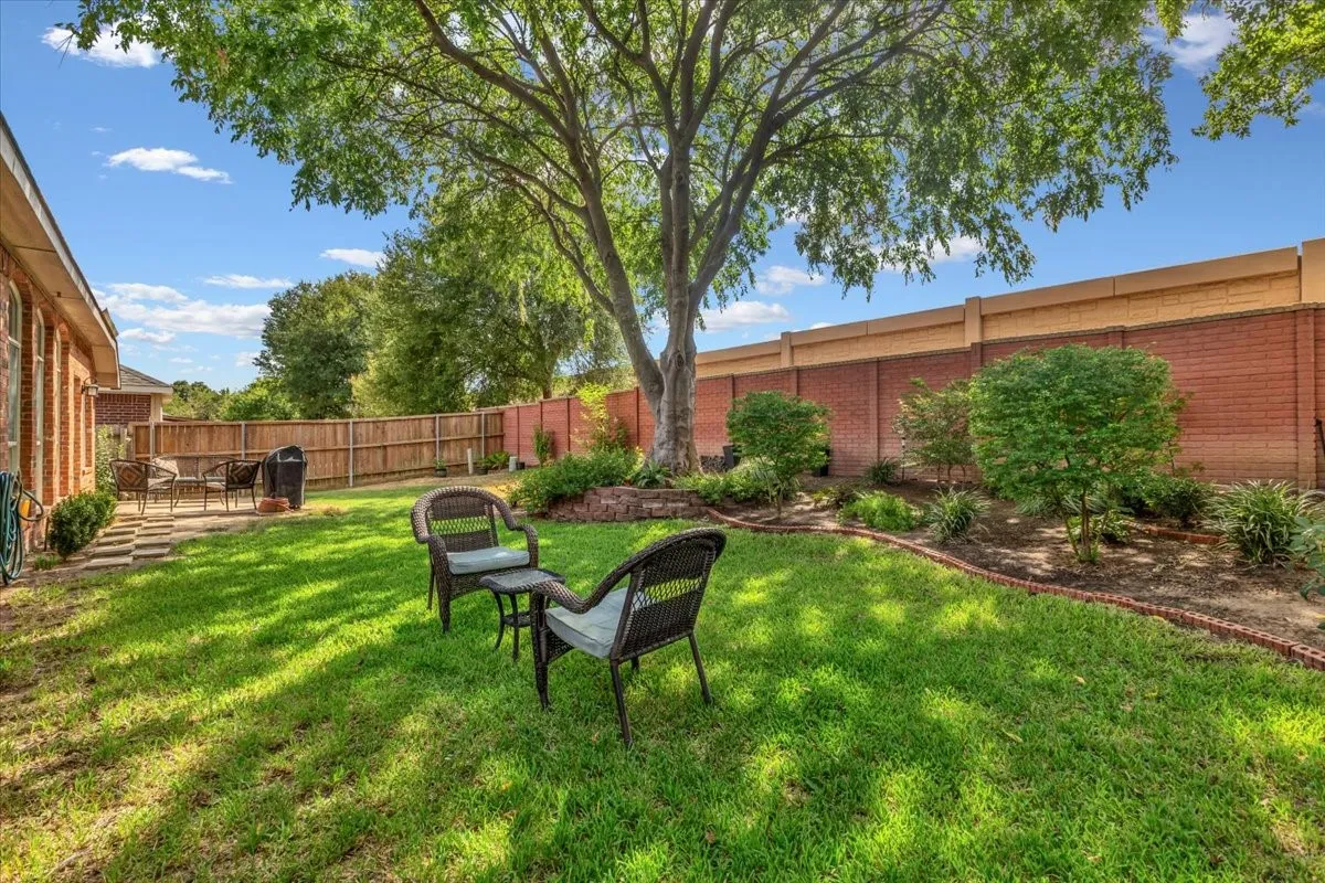 Single Family Residence For Sale in Tarrant County , 4825 Gloucester Drive, Grand Prairie, Texas 75052, 3 Bedroom, 2 Bathroom, 2 Garage spaces, 1,763 Sqft, built in 2000, mls#21401968, Real Estate Agent in Grand Prairie, Homes For Sale in Tarrant county, Homes For Sale in Grand Prairie, Realtor in Grand Prairie Texas, Real Estate Brokerage Independent Realty Texas, Luminita Cordes Realtor