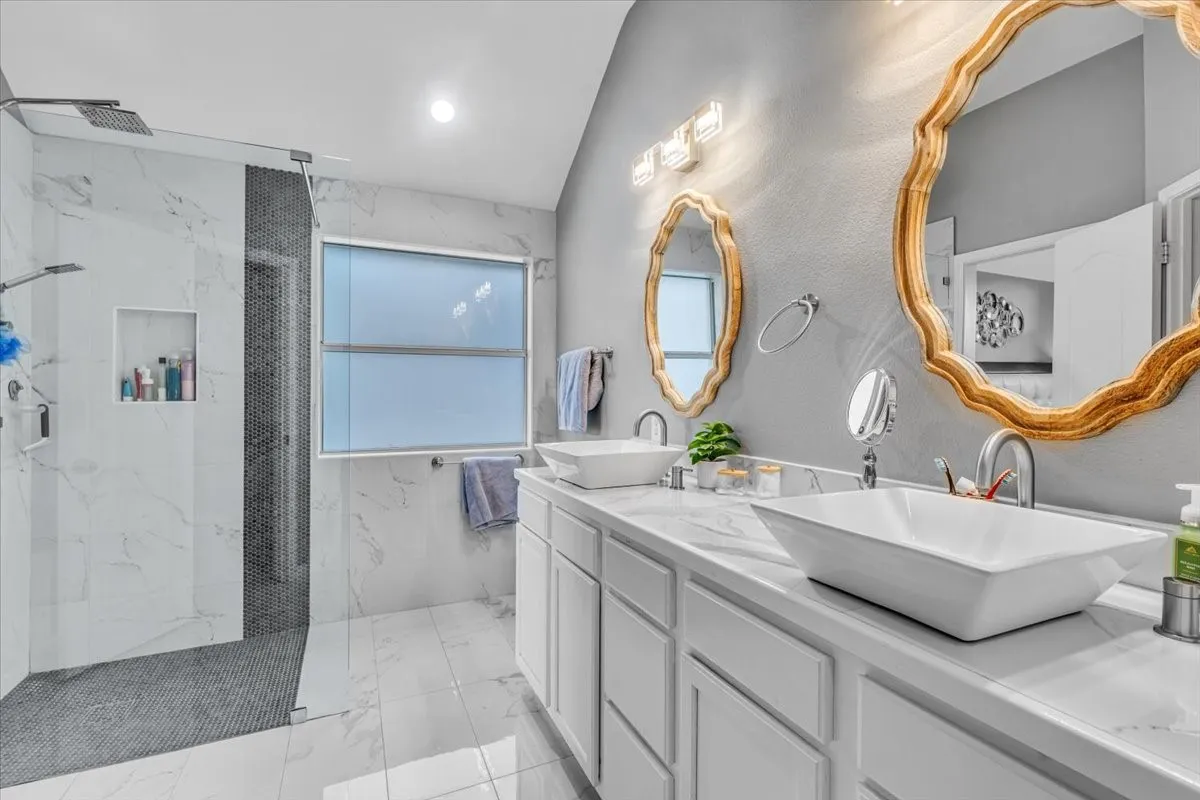 Single Family Residence For Sale in Tarrant County , 4825 Gloucester Drive, Grand Prairie, Texas 75052, 3 Bedroom, 2 Bathroom, 2 Garage spaces, 1,763 Sqft, built in 2000, mls#21401968, Real Estate Agent in Grand Prairie, Homes For Sale in Tarrant county, Homes For Sale in Grand Prairie, Realtor in Grand Prairie Texas, Real Estate Brokerage Independent Realty Texas, Luminita Cordes Realtor