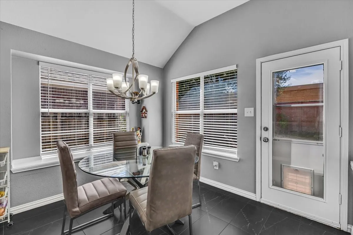 Single Family Residence For Sale in Tarrant County , 4825 Gloucester Drive, Grand Prairie, Texas 75052, 3 Bedroom, 2 Bathroom, 2 Garage spaces, 1,763 Sqft, built in 2000, mls#21401968, Real Estate Agent in Grand Prairie, Homes For Sale in Tarrant county, Homes For Sale in Grand Prairie, Realtor in Grand Prairie Texas, Real Estate Brokerage Independent Realty Texas, Luminita Cordes Realtor