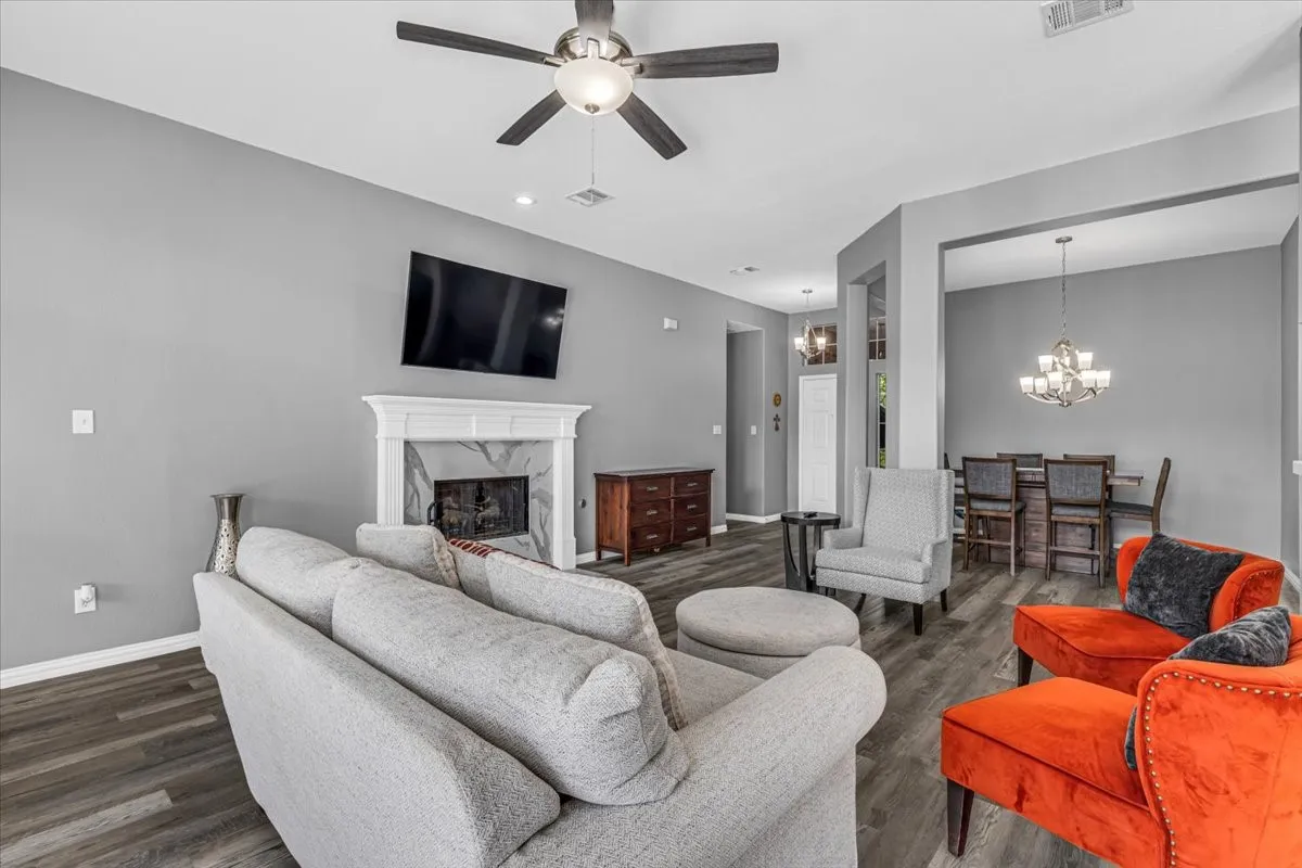 Single Family Residence For Sale in Tarrant County , 4825 Gloucester Drive, Grand Prairie, Texas 75052, 3 Bedroom, 2 Bathroom, 2 Garage spaces, 1,763 Sqft, built in 2000, mls#21401968, Real Estate Agent in Grand Prairie, Homes For Sale in Tarrant county, Homes For Sale in Grand Prairie, Realtor in Grand Prairie Texas, Real Estate Brokerage Independent Realty Texas, Luminita Cordes Realtor