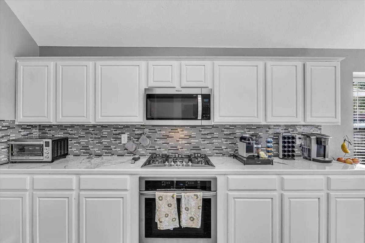 Single Family Residence For Sale in Tarrant County , 4825 Gloucester Drive, Grand Prairie, Texas 75052, 3 Bedroom, 2 Bathroom, 2 Garage spaces, 1,763 Sqft, built in 2000, mls#21401968, Real Estate Agent in Grand Prairie, Homes For Sale in Tarrant county, Homes For Sale in Grand Prairie, Realtor in Grand Prairie Texas, Real Estate Brokerage Independent Realty Texas, Luminita Cordes Realtor