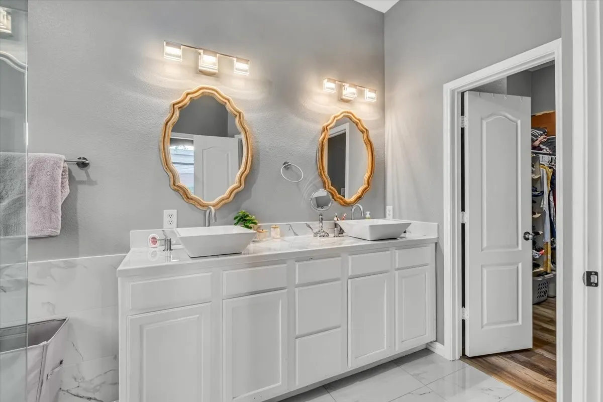 Single Family Residence For Sale in Tarrant County , 4825 Gloucester Drive, Grand Prairie, Texas 75052, 3 Bedroom, 2 Bathroom, 2 Garage spaces, 1,763 Sqft, built in 2000, mls#21401968, Real Estate Agent in Grand Prairie, Homes For Sale in Tarrant county, Homes For Sale in Grand Prairie, Realtor in Grand Prairie Texas, Real Estate Brokerage Independent Realty Texas, Luminita Cordes Realtor