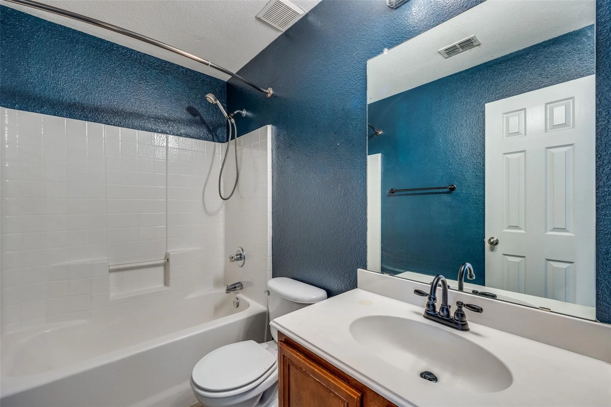 Single Family Residence For Rent in Collin County , 1304 Sierra Blanca Drive, Wylie, Texas 75098, 4 Bedroom, 2 Bathroom, 2 Garage spaces, 1,925 Sqft, built in 2006, mls#21401929, Real Estate Agent in Wylie, Homes For Rent in Collin county, Homes For Rent in Wylie, Realtor in Wylie Texas, Real Estate Brokerage Independent Realty Texas, Luminita Cordes Realtor