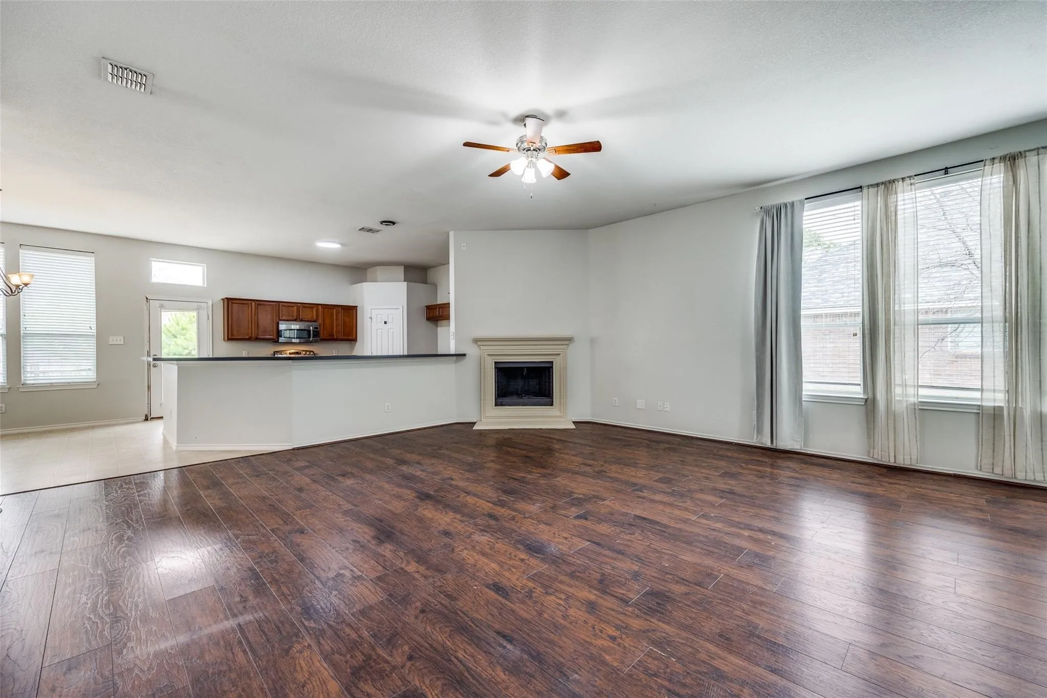 Single Family Residence For Rent in Collin County , 1304 Sierra Blanca Drive, Wylie, Texas 75098, 4 Bedroom, 2 Bathroom, 2 Garage spaces, 1,925 Sqft, built in 2006, mls#21401929, Real Estate Agent in Wylie, Homes For Rent in Collin county, Homes For Rent in Wylie, Realtor in Wylie Texas, Real Estate Brokerage Independent Realty Texas, Luminita Cordes Realtor