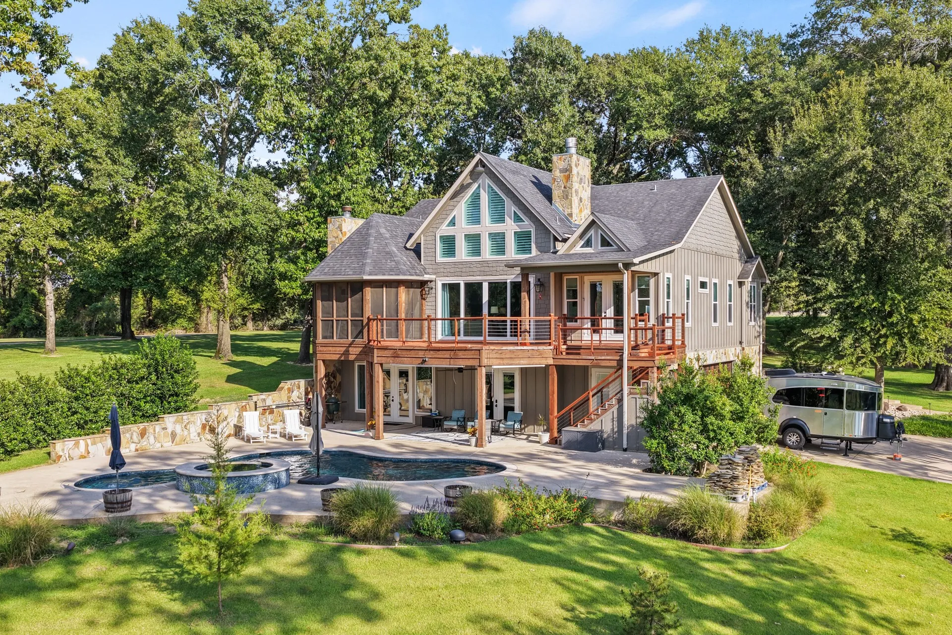 Single Family Residence For Sale in Wood County , 200 County Road 1297, Yantis, Texas 75497, 4 Bedroom, 3 Bathroom, 3 Garage spaces, 2,859 Sqft, built in 2020, mls#21401901, Real Estate Agent in Yantis, Homes For Sale in Wood county, Homes For Sale in Yantis, Realtor in Yantis Texas, Real Estate Brokerage Independent Realty Texas, Luminita Cordes Realtor