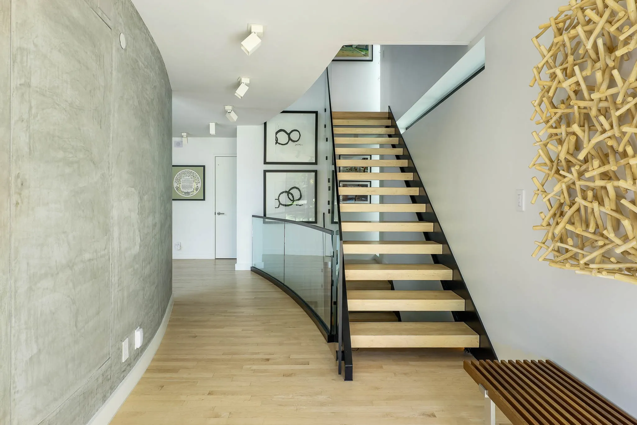Single Family Residence For Sale in Dallas County , 3610 Lindenwood Avenue, Highland Park, Texas 75205, 4 Bedroom, 6 Bathroom, 4 Garage spaces, 6,049 Sqft, built in 2016, mls#21401285, Real Estate Agent in Highland Park, Homes For Sale in Dallas county, Homes For Sale in Highland Park, Realtor in Highland Park Texas, Real Estate Brokerage Independent Realty Texas, Luminita Cordes Realtor
