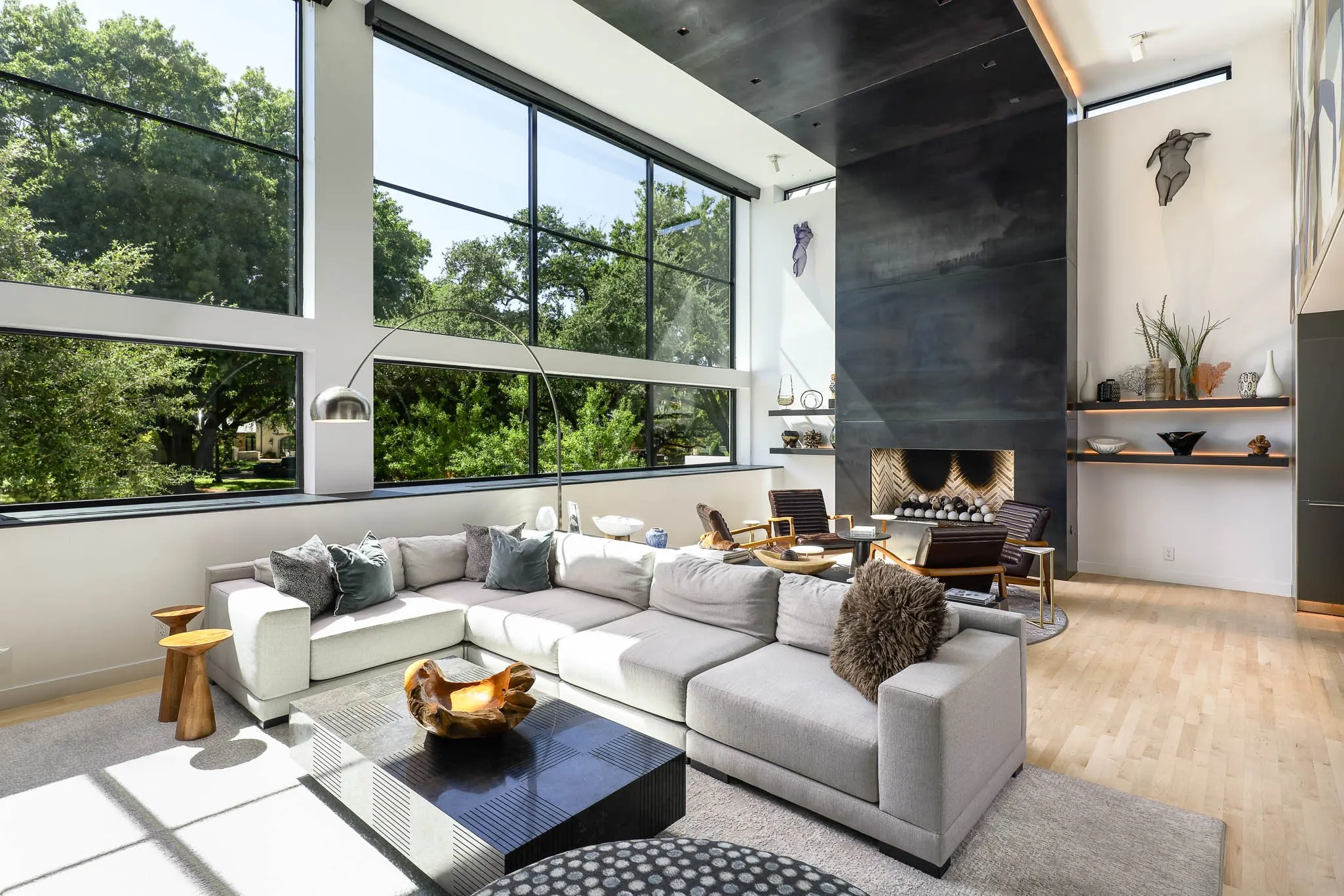 Single Family Residence For Sale in Dallas County , 3610 Lindenwood Avenue, Highland Park, Texas 75205, 4 Bedroom, 6 Bathroom, 4 Garage spaces, 6,049 Sqft, built in 2016, mls#21401285, Real Estate Agent in Highland Park, Homes For Sale in Dallas county, Homes For Sale in Highland Park, Realtor in Highland Park Texas, Real Estate Brokerage Independent Realty Texas, Luminita Cordes Realtor