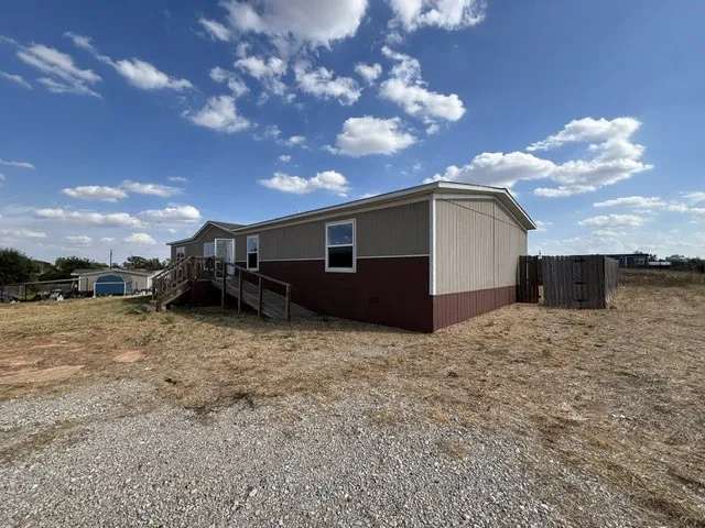 Mobile Home For Sale in Wise County , 141 Private Road 3814, Springtown, Texas 76082, 4 Bedroom, 2 Bathroom, Garage spaces, 1,956 Sqft, built in 2021, mls#21401977, Real Estate Agent in Springtown, Homes For Sale in Wise county, Homes For Sale in Springtown, Realtor in Springtown Texas, Real Estate Brokerage Independent Realty Texas, Luminita Cordes Realtor