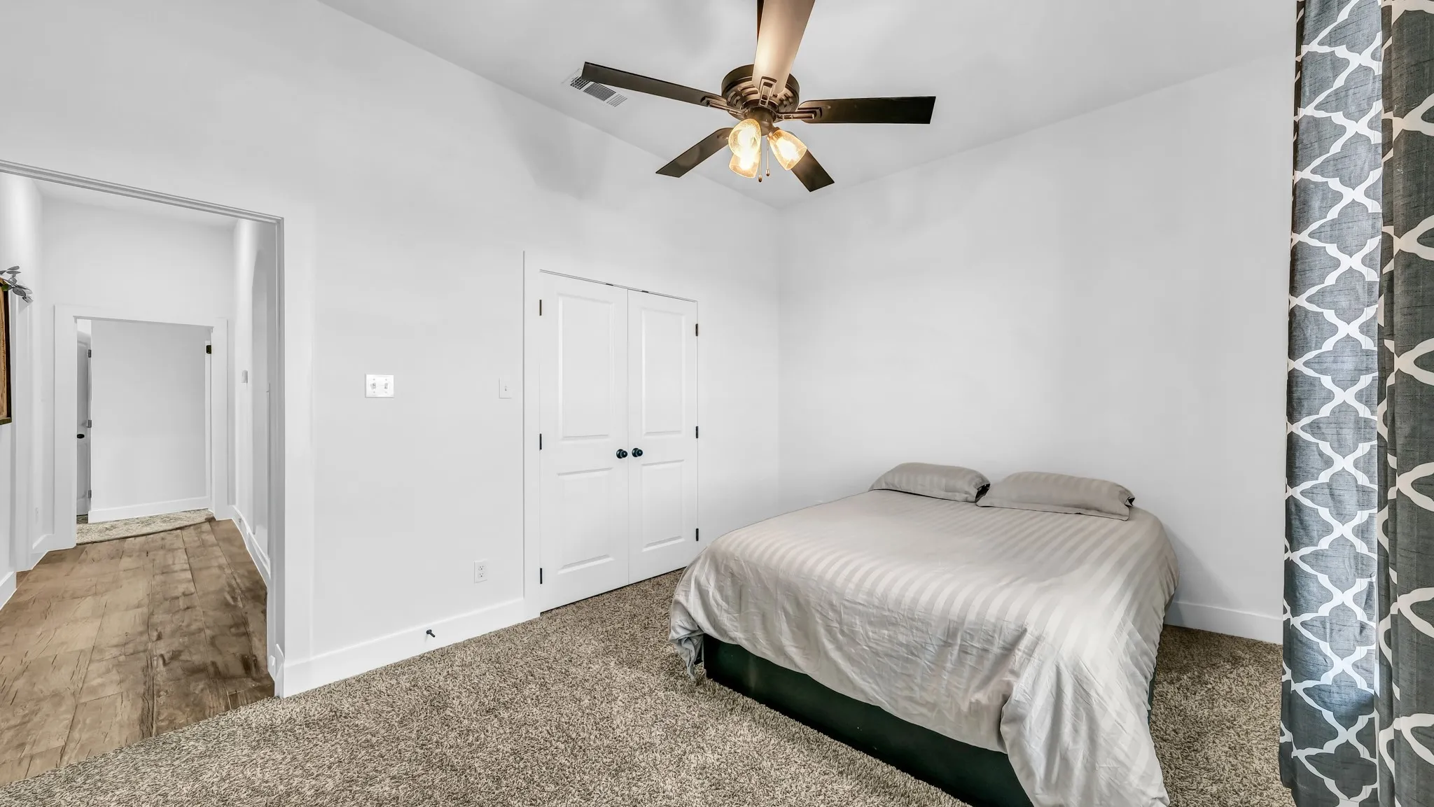 Single Family Residence For Rent in Parker County , 1175 Paradise Parkway, Poolville, Texas 76487, 4 Bedroom, 2 Bathroom, 3 Garage spaces, 2,300 Sqft, built in 2022, mls#21400397, Real Estate Agent in Poolville, Homes For Rent in Parker county, Homes For Rent in Poolville, Realtor in Poolville Texas, Real Estate Brokerage Independent Realty Texas, Luminita Cordes Realtor