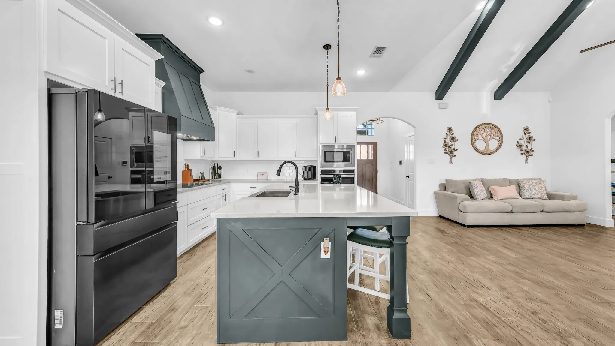 Single Family Residence For Rent in Parker County , 1175 Paradise Parkway, Poolville, Texas 76487, 4 Bedroom, 2 Bathroom, 3 Garage spaces, 2,300 Sqft, built in 2022, mls#21400397, Real Estate Agent in Poolville, Homes For Rent in Parker county, Homes For Rent in Poolville, Realtor in Poolville Texas, Real Estate Brokerage Independent Realty Texas, Luminita Cordes Realtor
